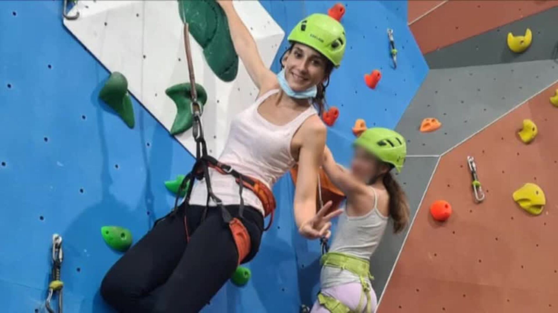 Una familia española en busca de su hija de acogida, incomunicada en Ucrania.