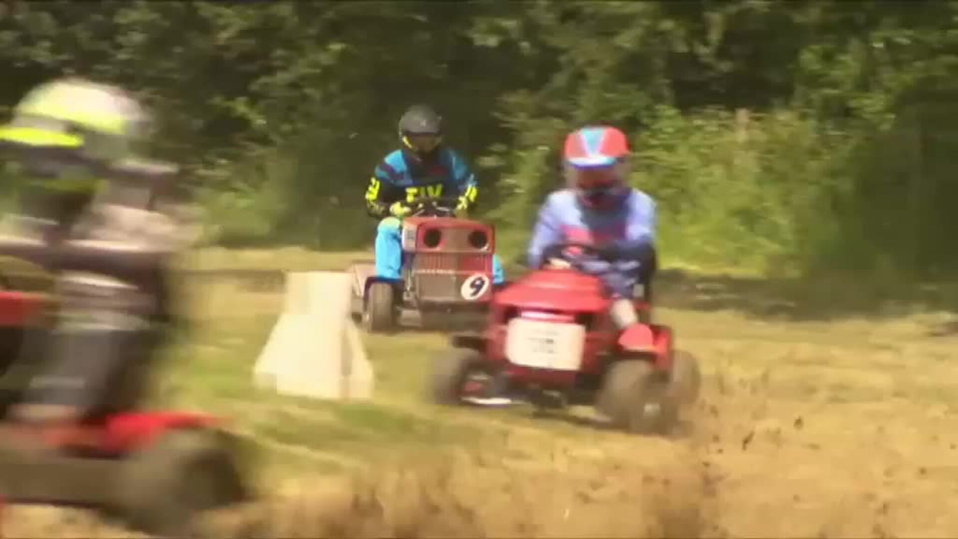 Arranca el campeonato de carreras de cortacéspedes de Reino Unido