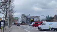 Histórico edificio de la antigua bolsa de Copenhague arde sin control durante cinco horas