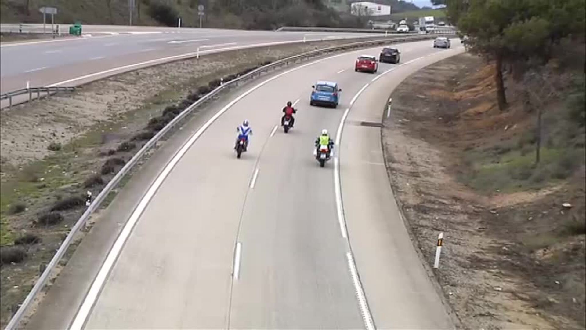 Al lema de &#039;Jaén merece mas&#039; una caravana de coches se pone en marcha