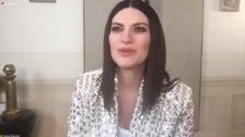 Laura Pausini celebra "derribar muros" con su nominación al Oscar
