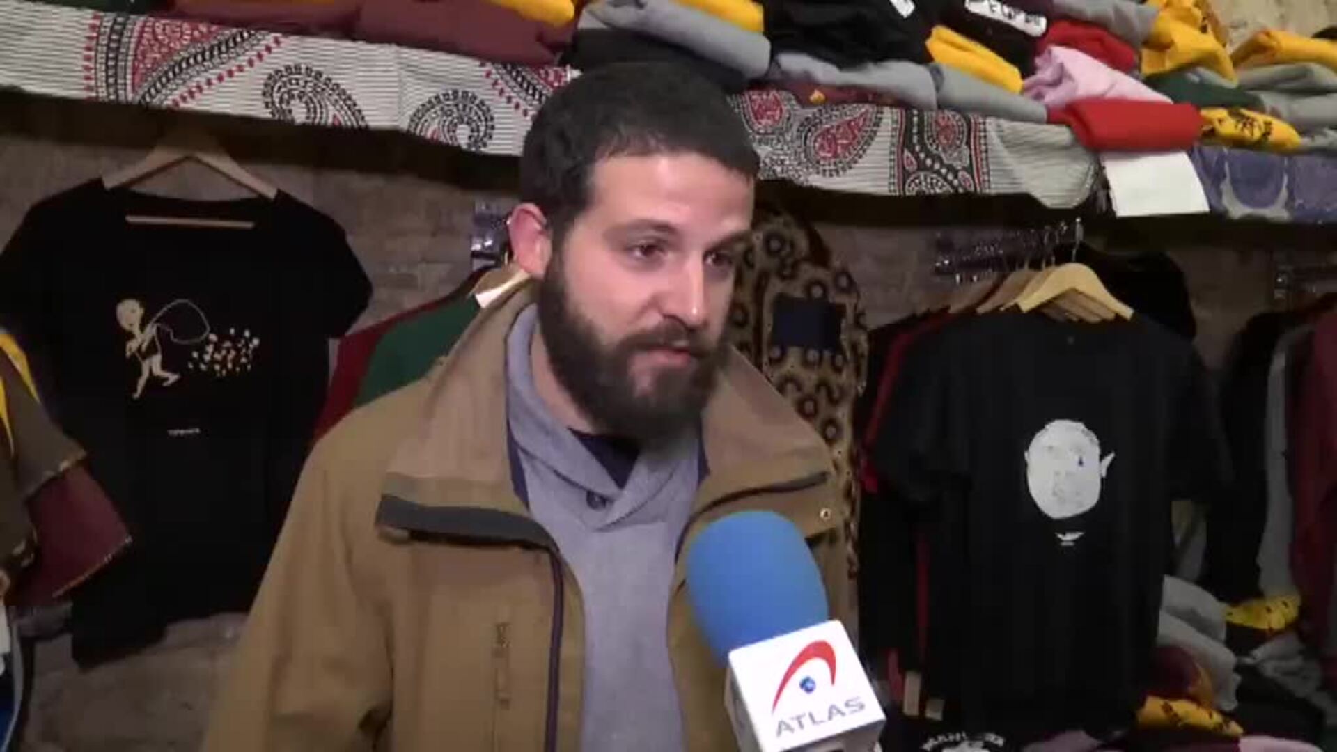 La &#039;lotería&#039; de los manteros de Barcelona recauda más de 25.000 euros