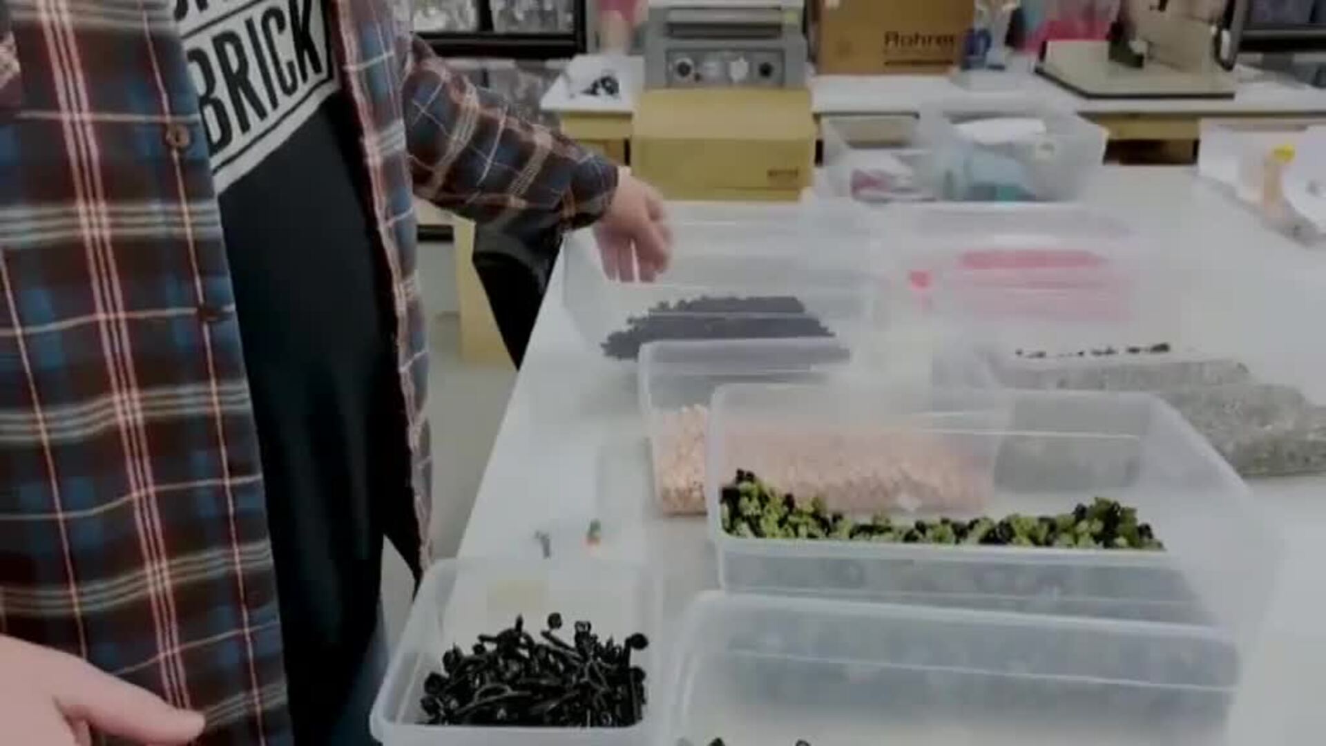 EEUU recauda fondos para Ucrania con muñecos de Zelenski