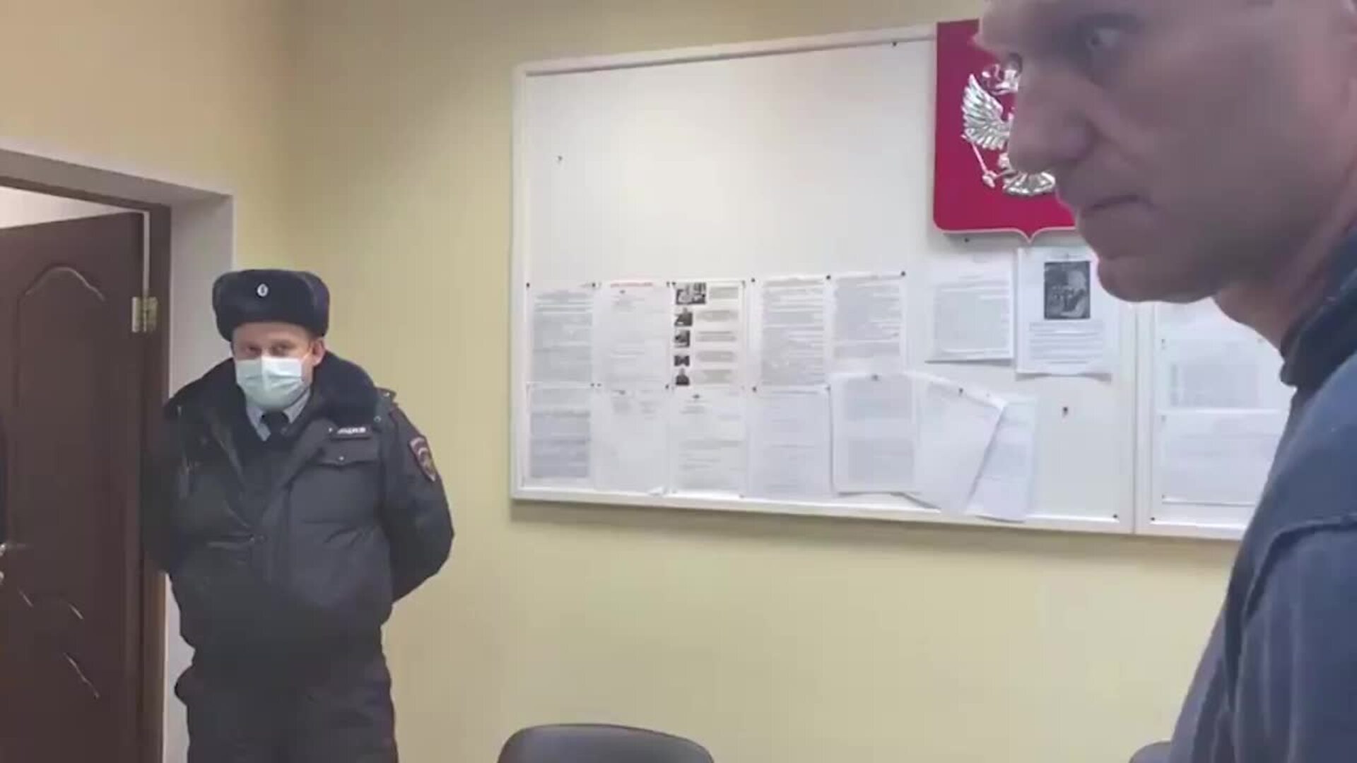 Tribunal de Moscú confirma la pena de tres años y medio contra Navalni