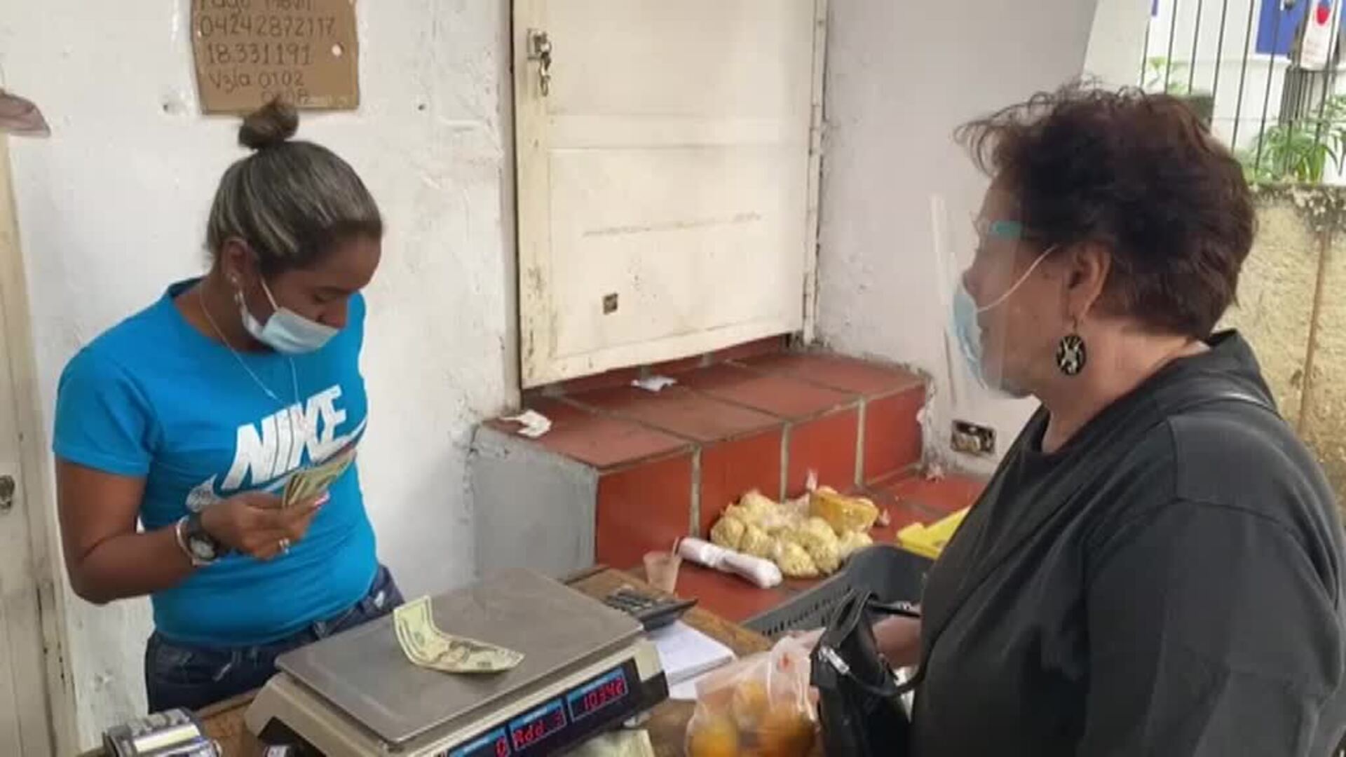 Crece el dominio del dólar estadounidense en Venezuela