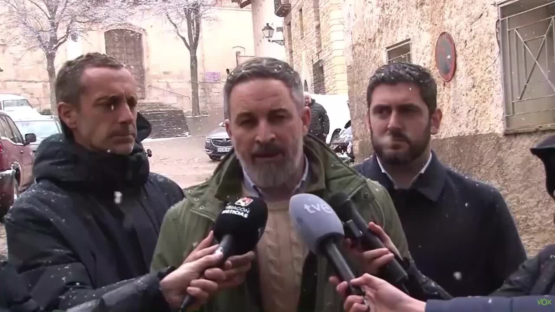 Abascal rechaza la regularización extraordinaria de inmigrantes ...