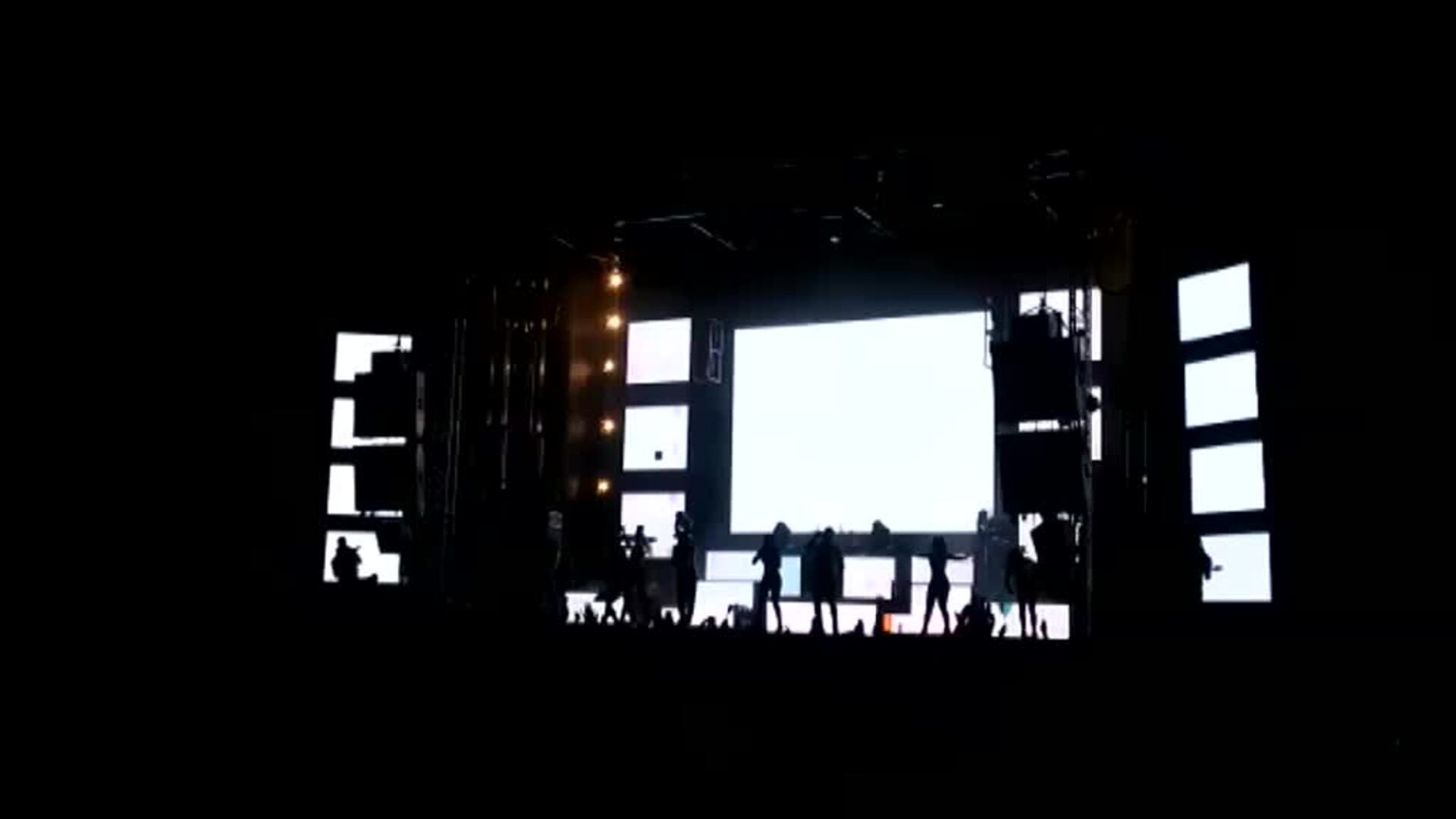 Muere una bailarina de orquesta en plena actuación tras una explosión pirotécnica en la localidad abulense de Las Berlanas