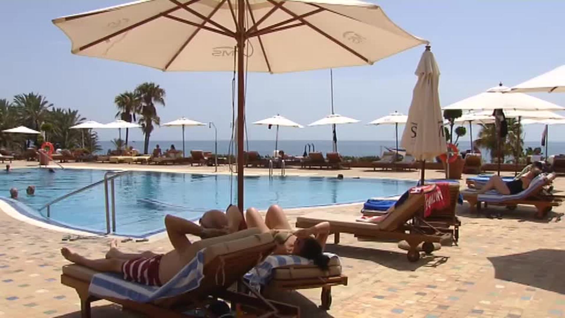 Reino Unido ignora a España y desaconseja también viajar a Baleares y Canarias