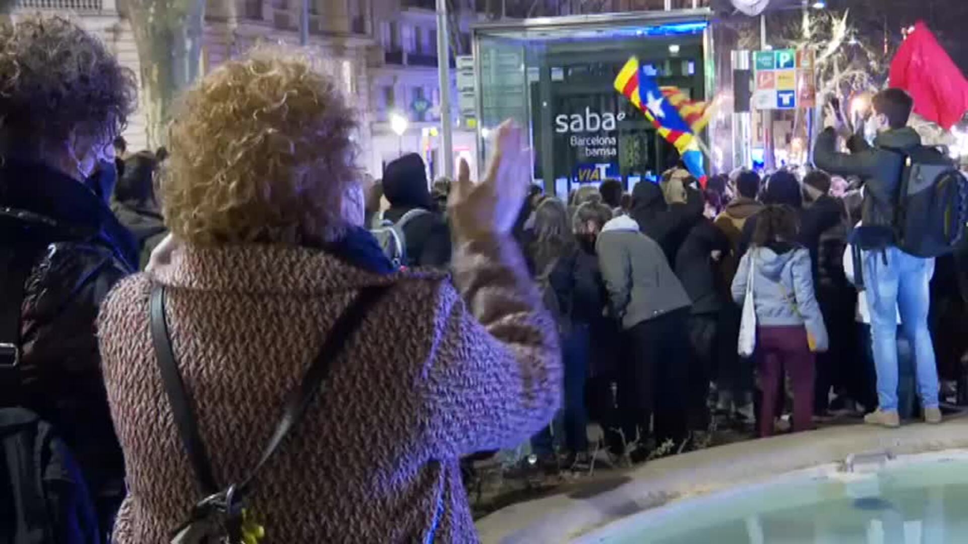 Tensión en una concentración de apoyo al rapero Pablo Hasél en Barcelona