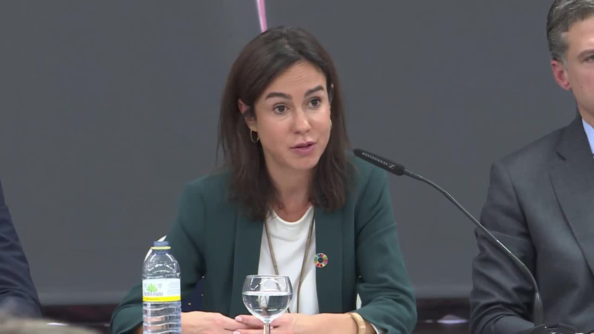 Adif confía que la liberalización abarate los billetes