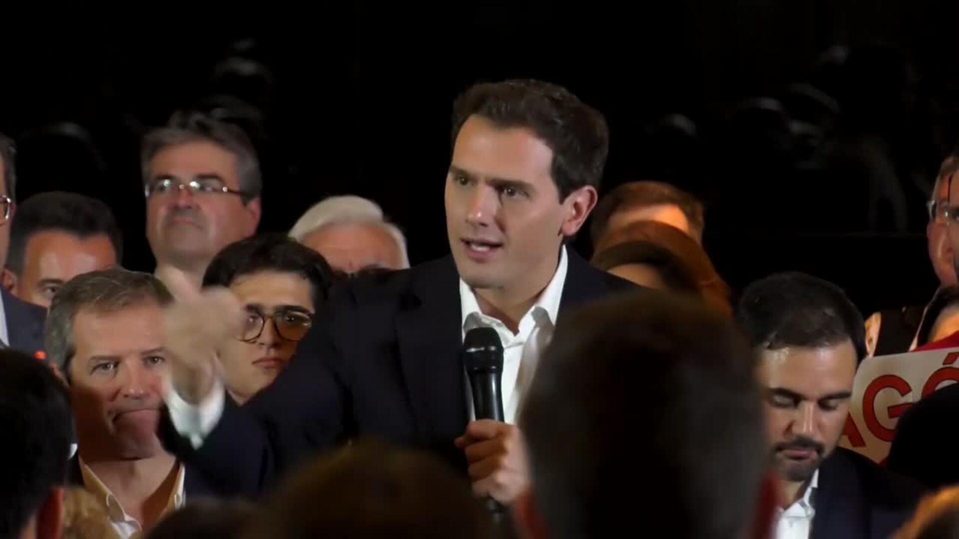 Rivera: No pueden ganar &quot;los que gritan y queman&quot;