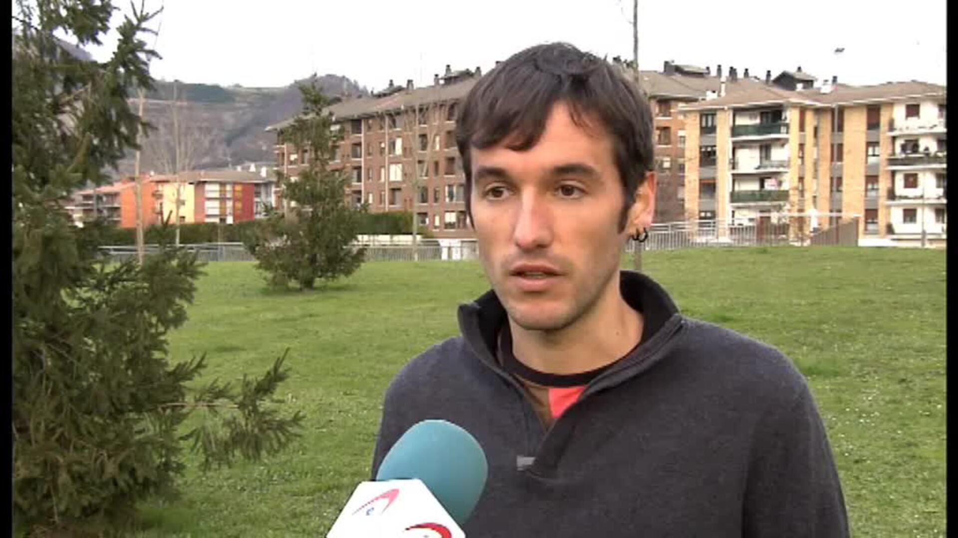 Desolación de los familiares en Zaldívar ante una búsqueda que podría durar años