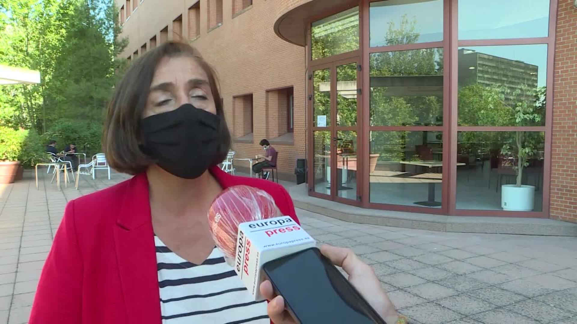 Científicos ven &quot;normal&quot; la interrupción del ensayo de AstraZeneca