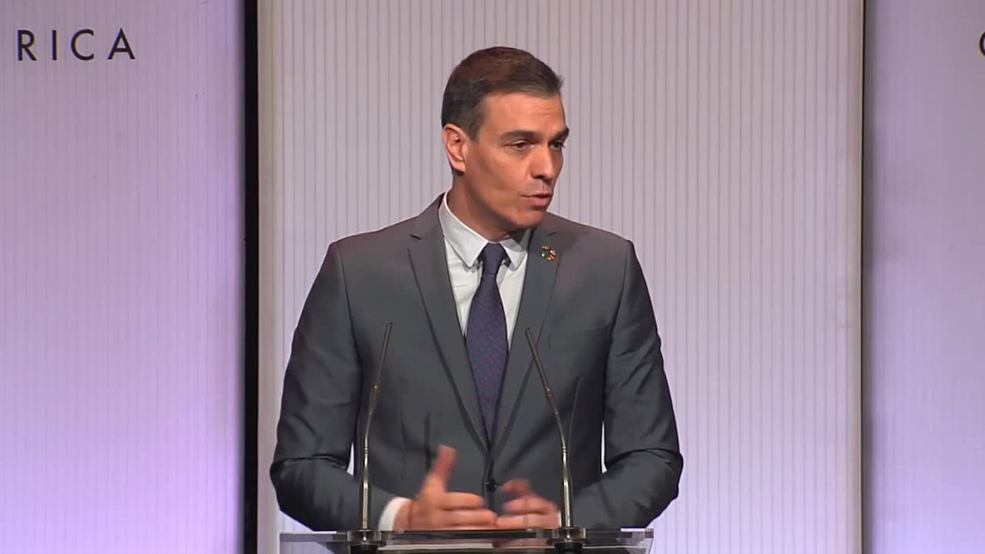 Sánchez defiende la Constitución frente al &quot;populismo reaccionario&quot;