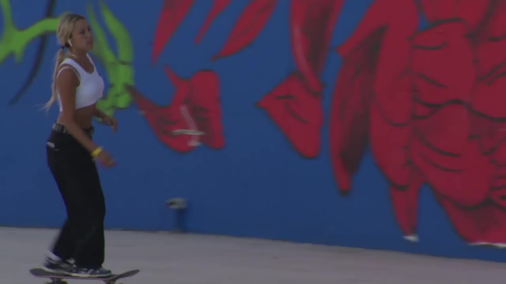 Las chicas toman el nuevo espacio de skate Play Now en Barcelona