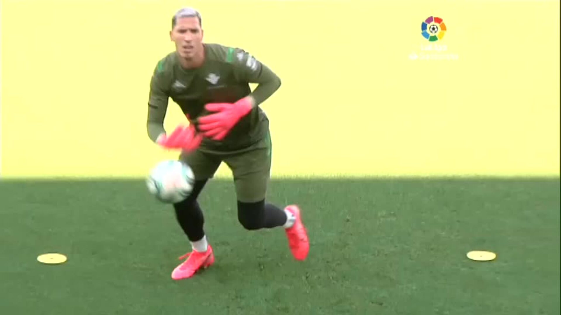 Joel Robles entrena con normalidad tras vencer al COVID- 19