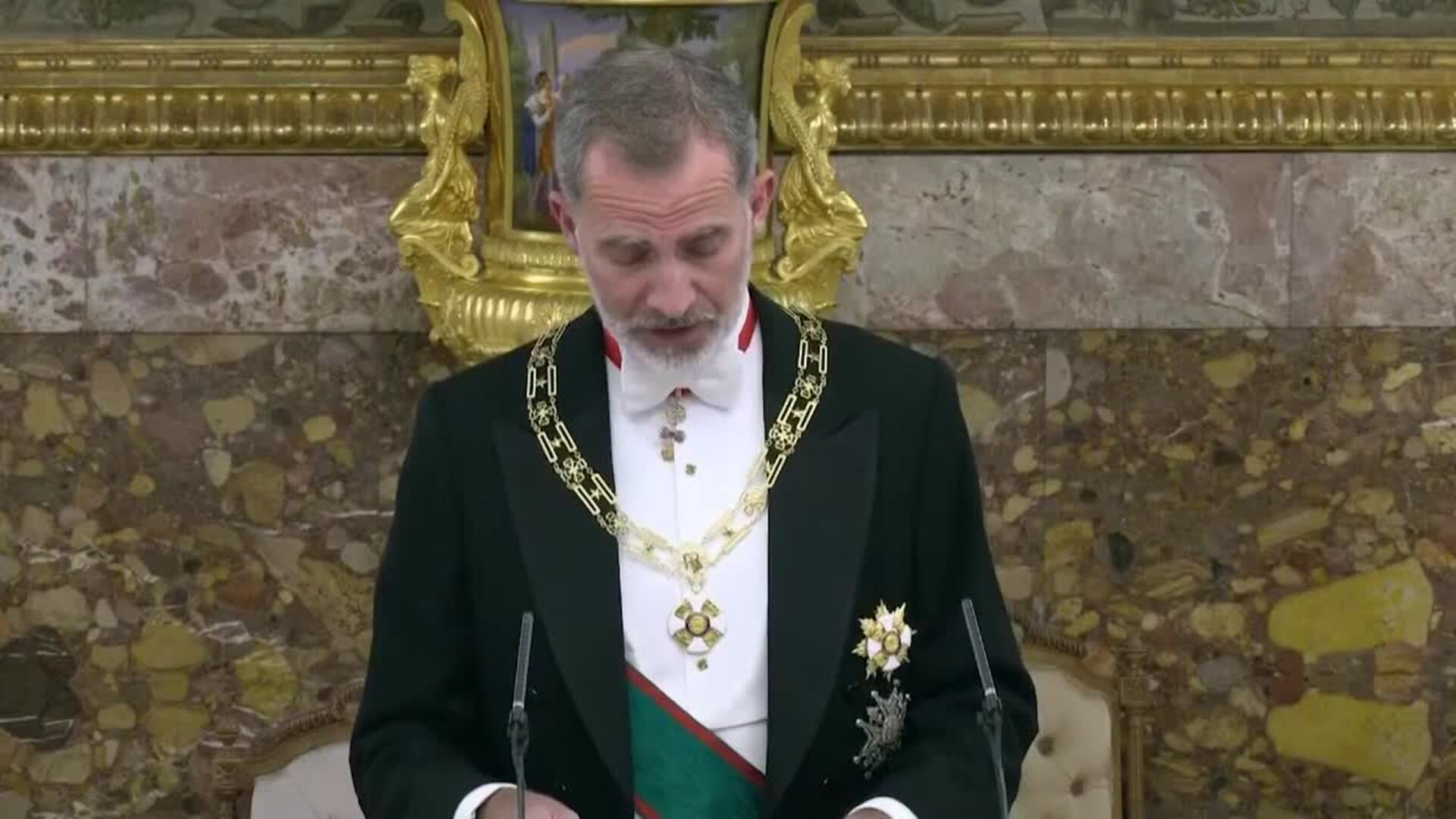 El rey Felipe VI insta a &quot;no desfallecer&quot; en la lucha contra la pandemia