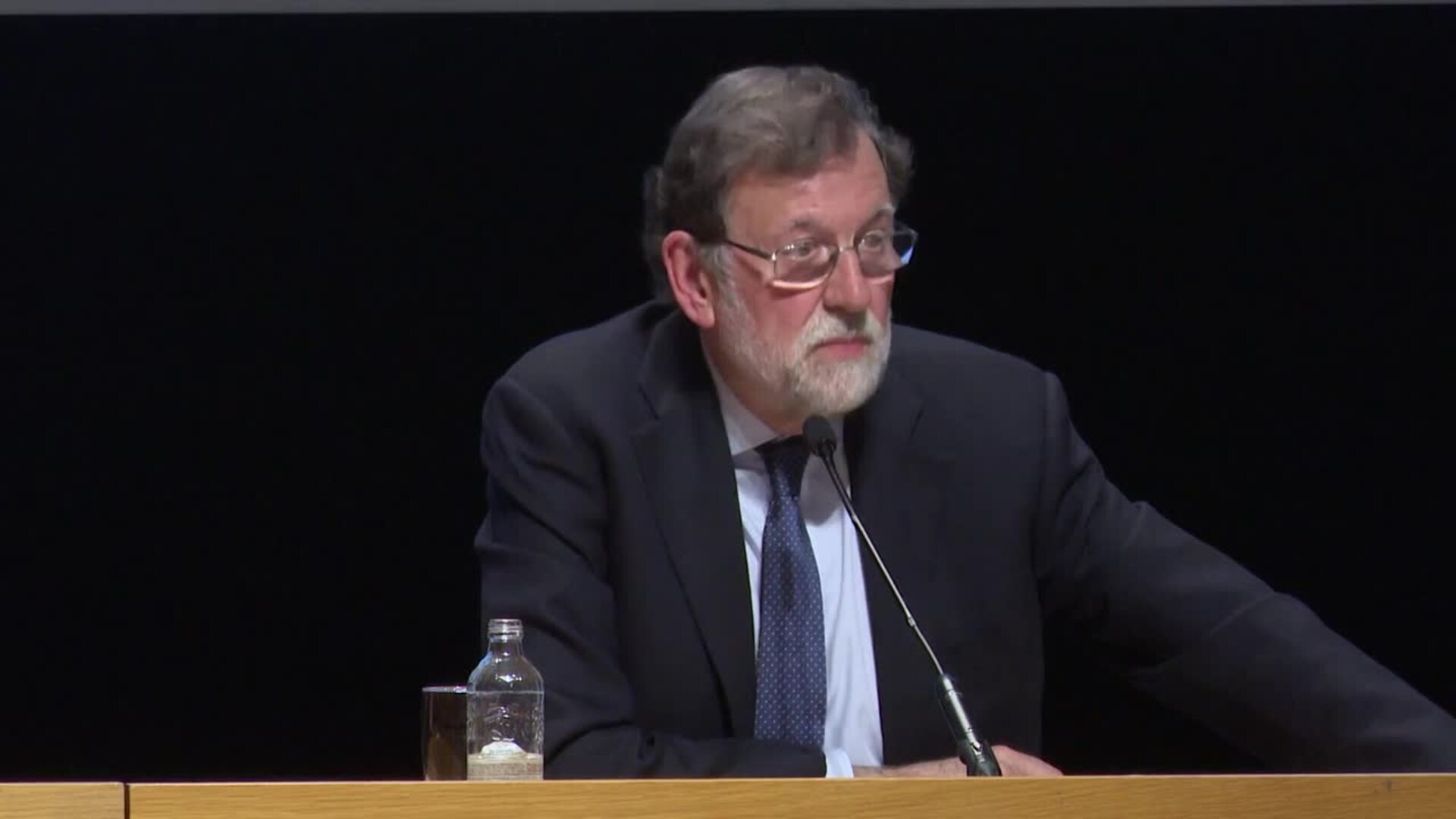 Rajoy erige a Feijóo en referente de la &quot;política de adultos&quot; y arenga contra el populismo