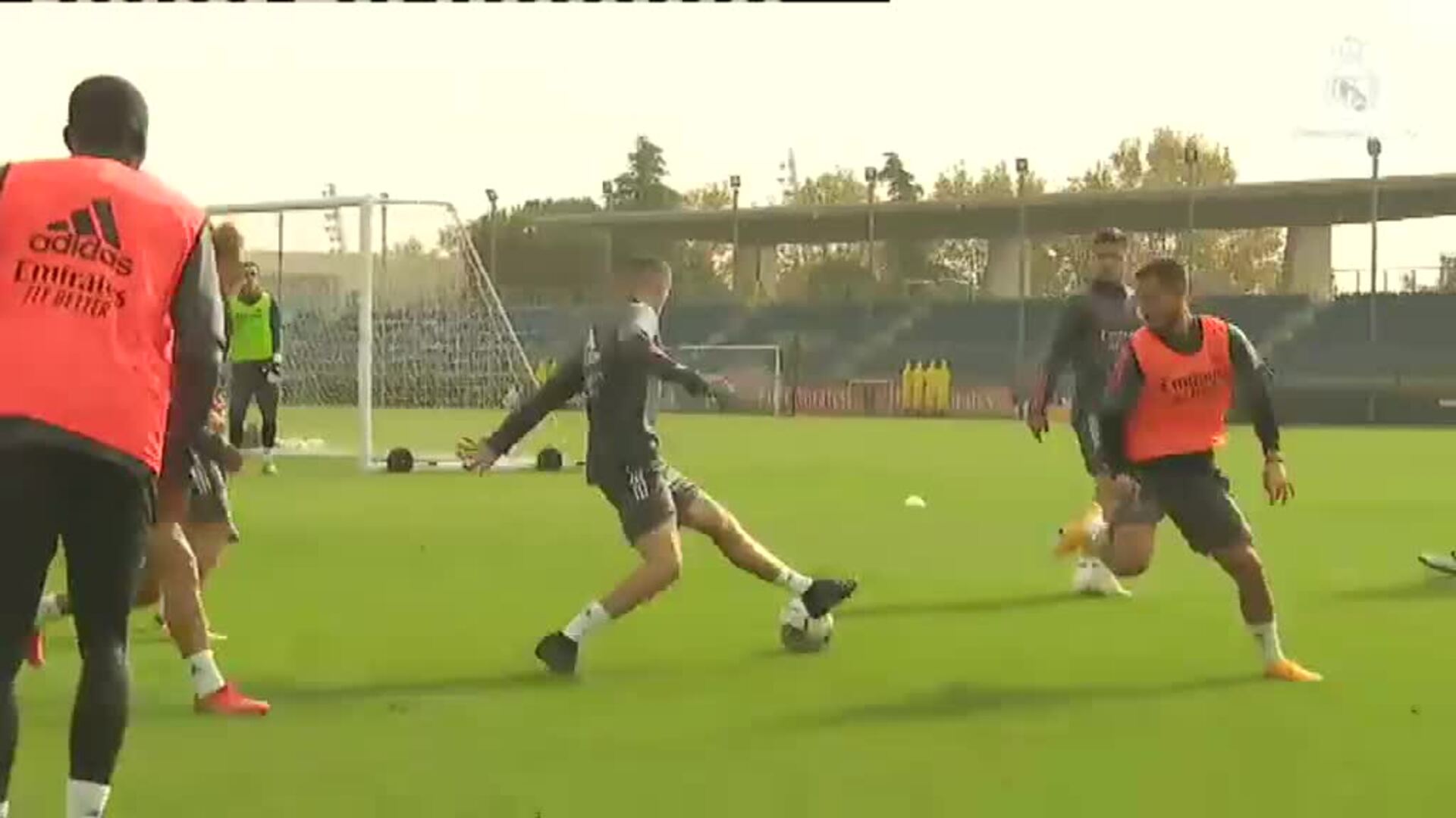 Odegaard sigue trabajando con normalidad y será la gran novedad ante el Valencia