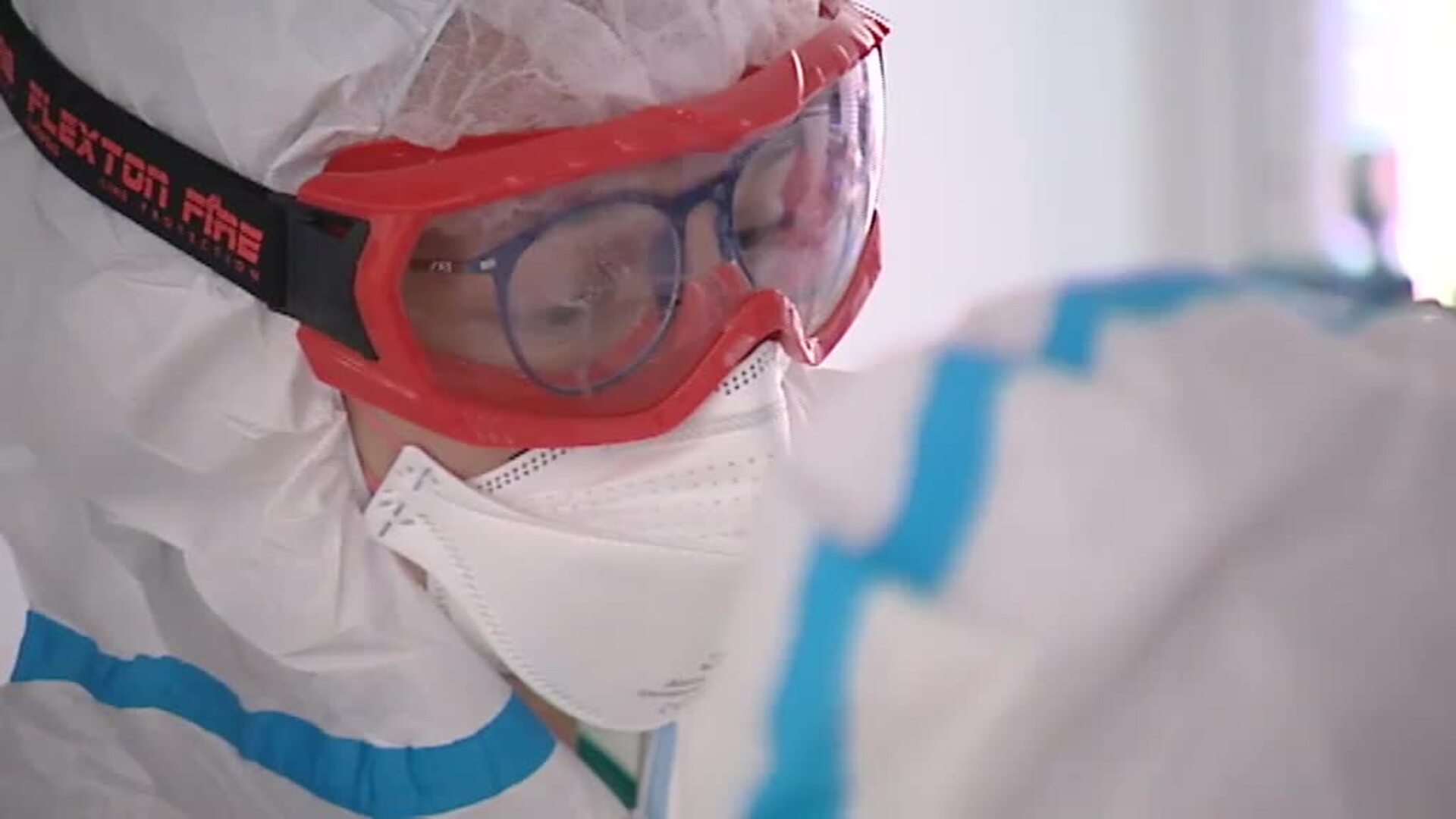 Sanitarios en primera línea de la pandemia reciben ayuda terapéutica en talleres