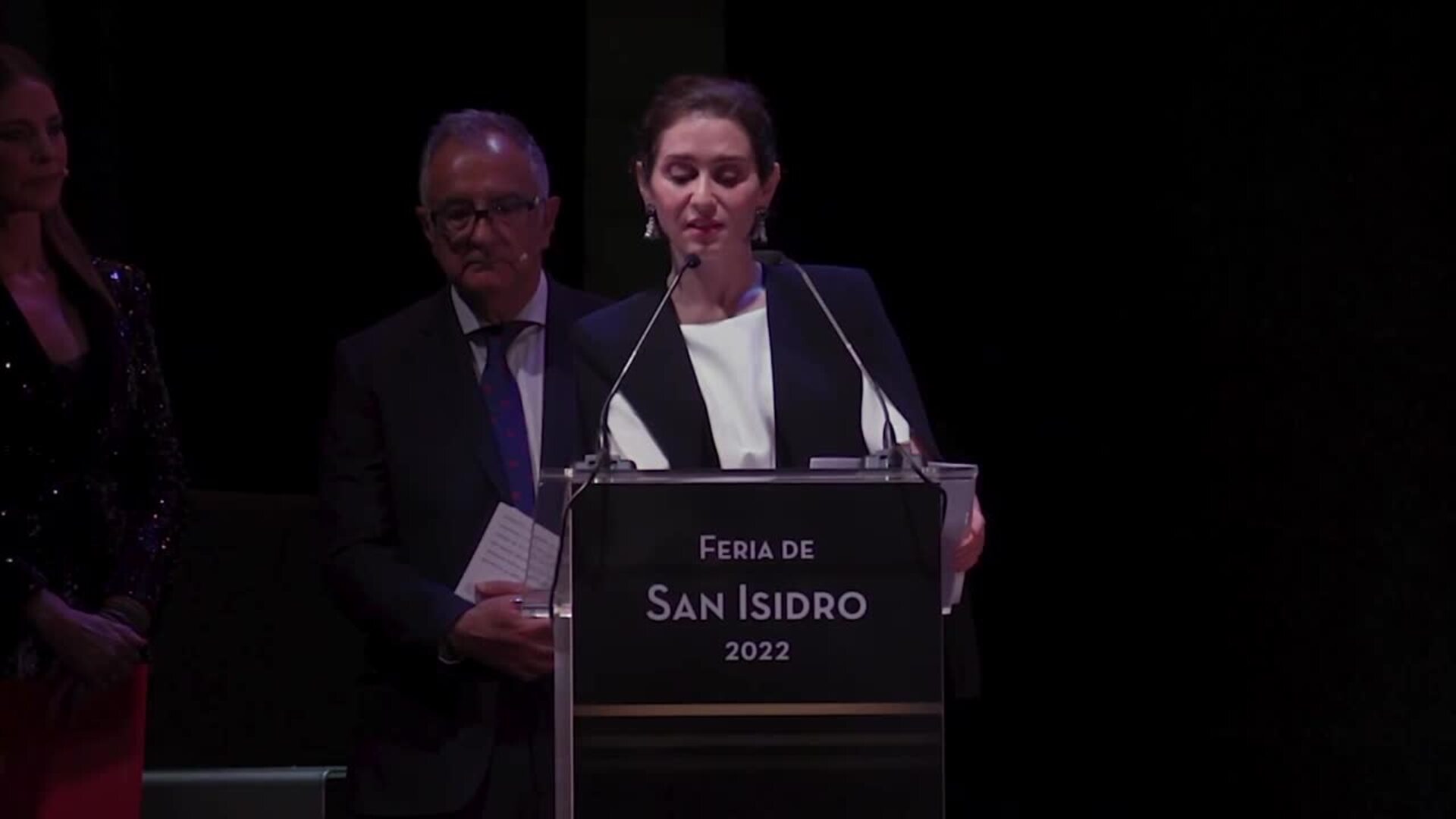 Ayuso, premiada por su apoyo a la tauromaquia en la presentación de la Feria de San Isidro