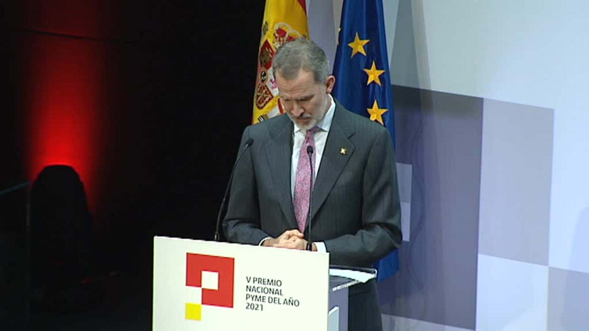 El rey pide a los empresarios &quot;un esfuerzo más&quot;