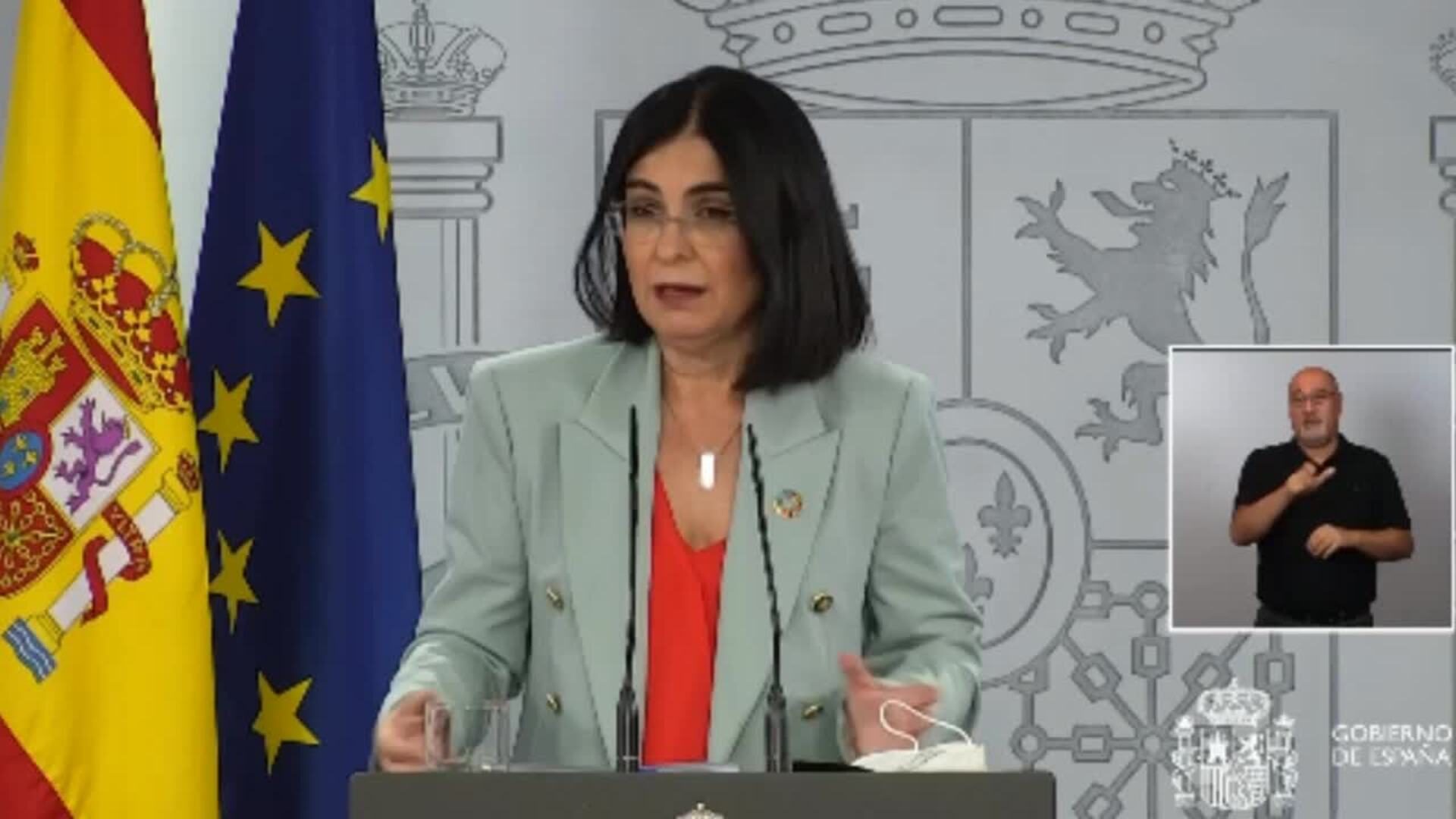 Darias avisa de que &quot;no se pueden descartar&quot; casos graves en jóvenes