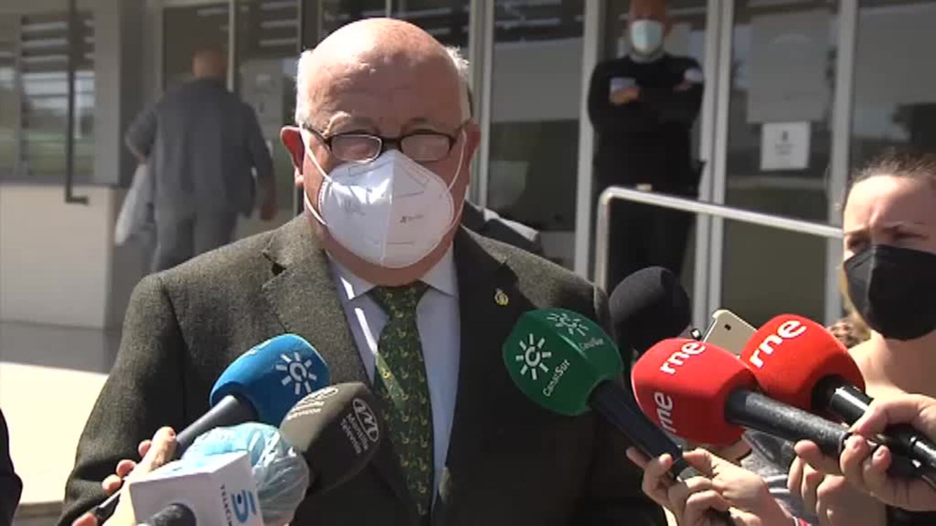 Sanidad aumenta la edad de vacunación con AstraZeneca hasta los 65 años