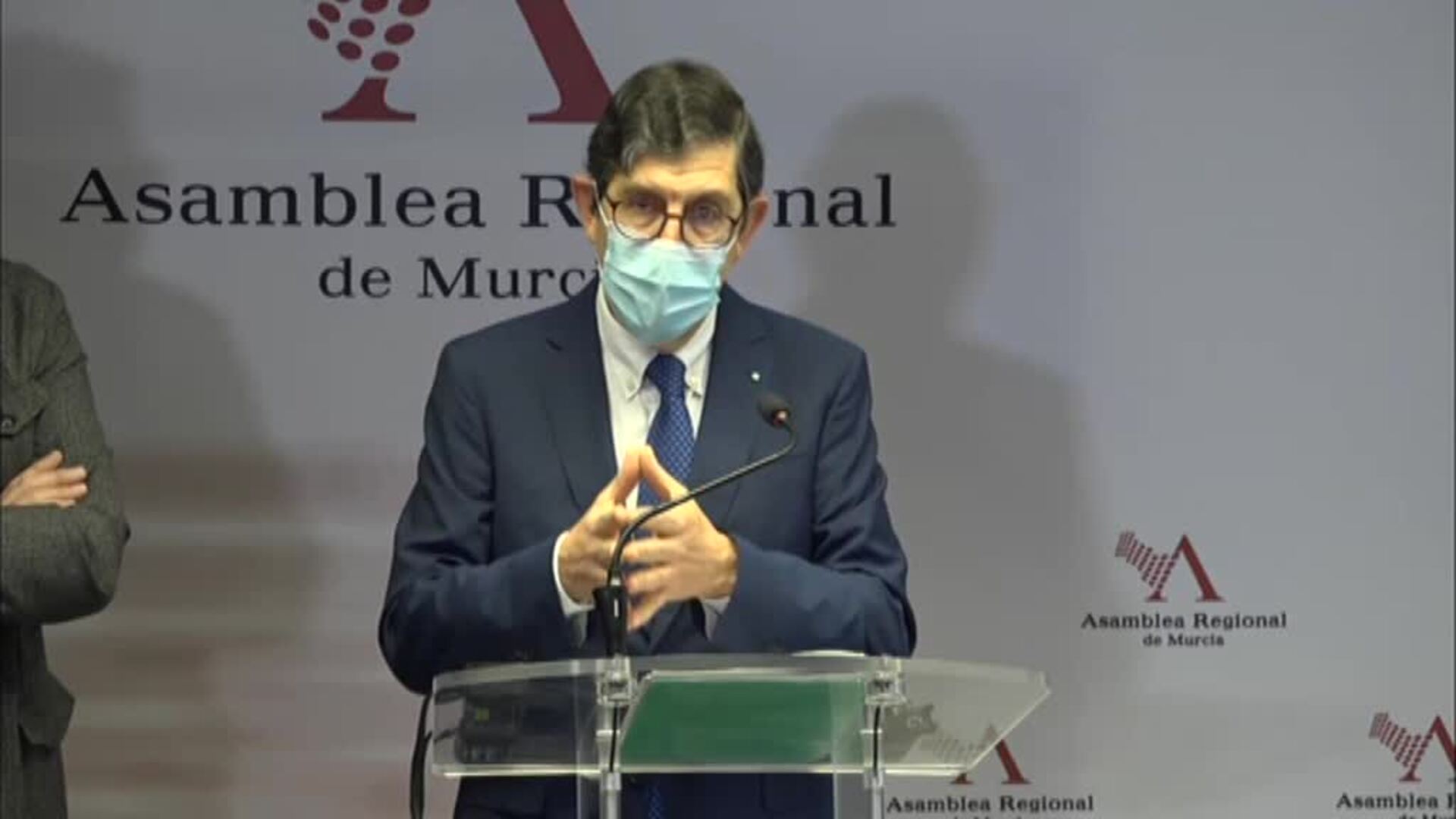 El consejero de Salud de Murcia: &quot;Mis documentos ponen que soy médico, no ponen que soy político&quot;