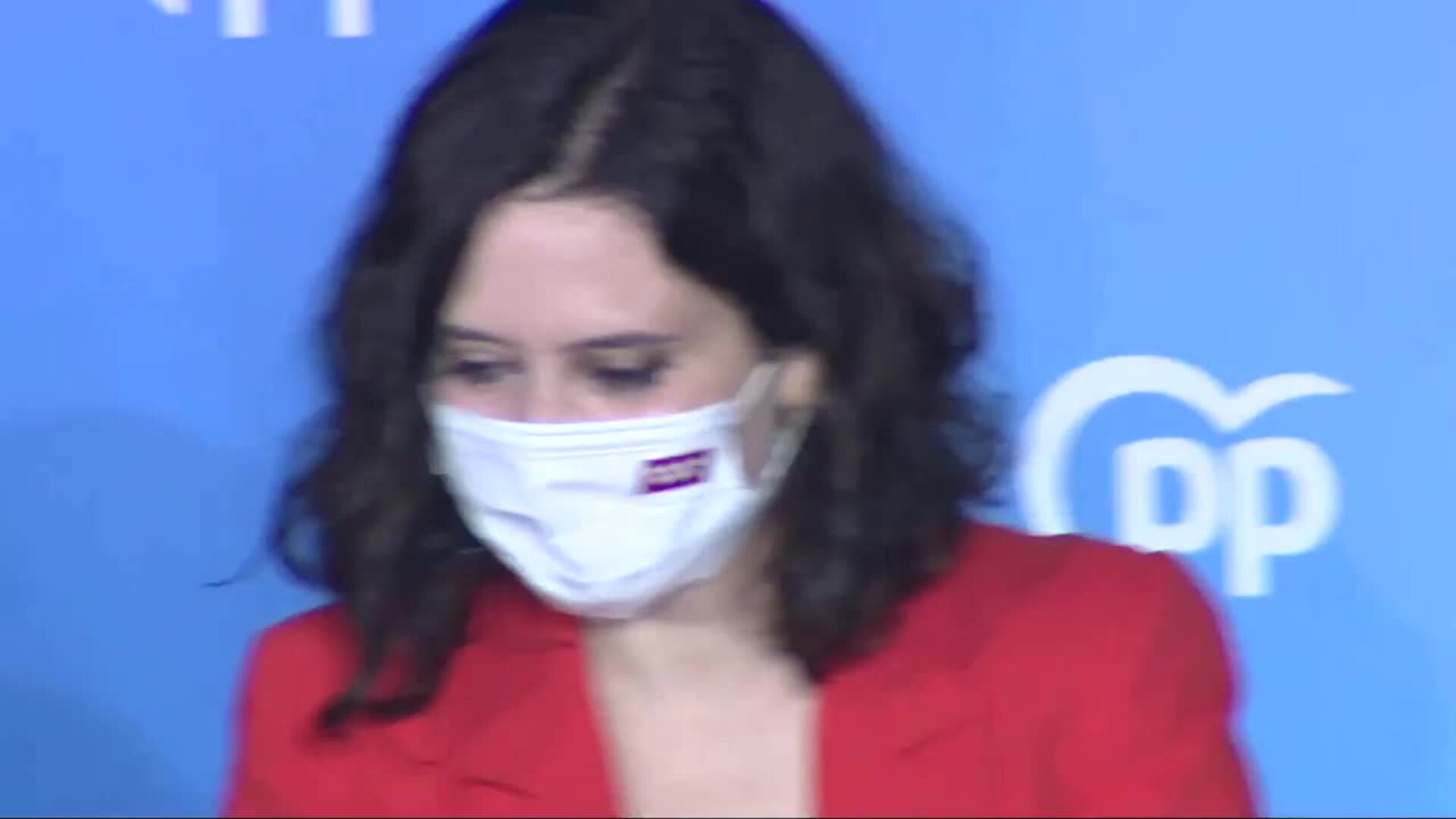 Ayuso y Casado celebran desde balcón de Génova la victoria electoral en Madrid