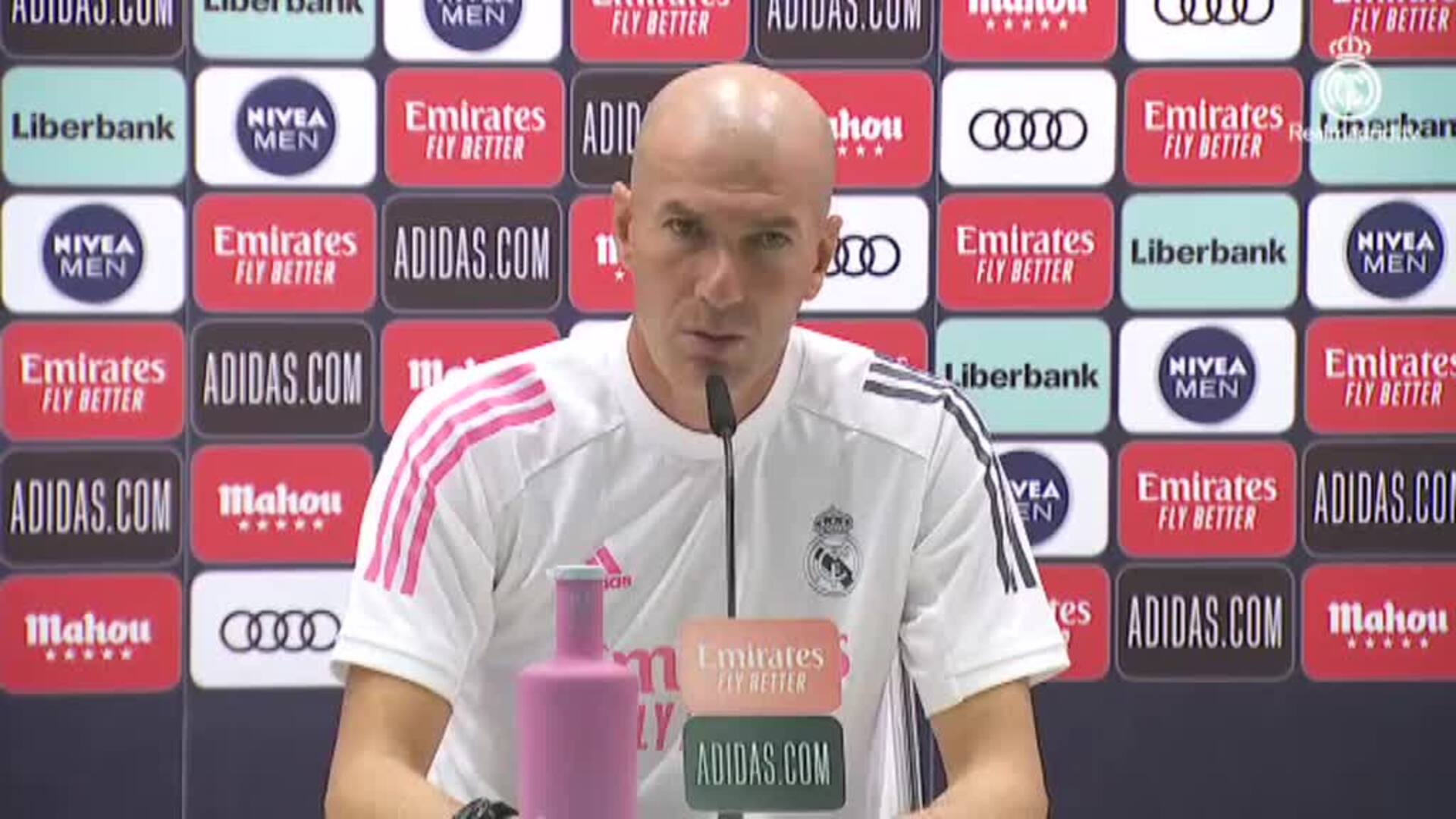 Zidane da por zanjado el asunto Benzema-Vinícius