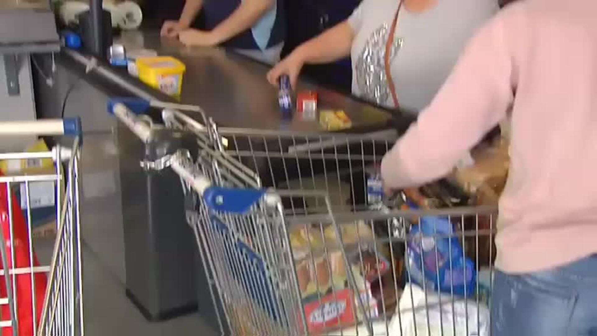 El Gobierno garantiza el abastecimiento de productos de primera necesidad