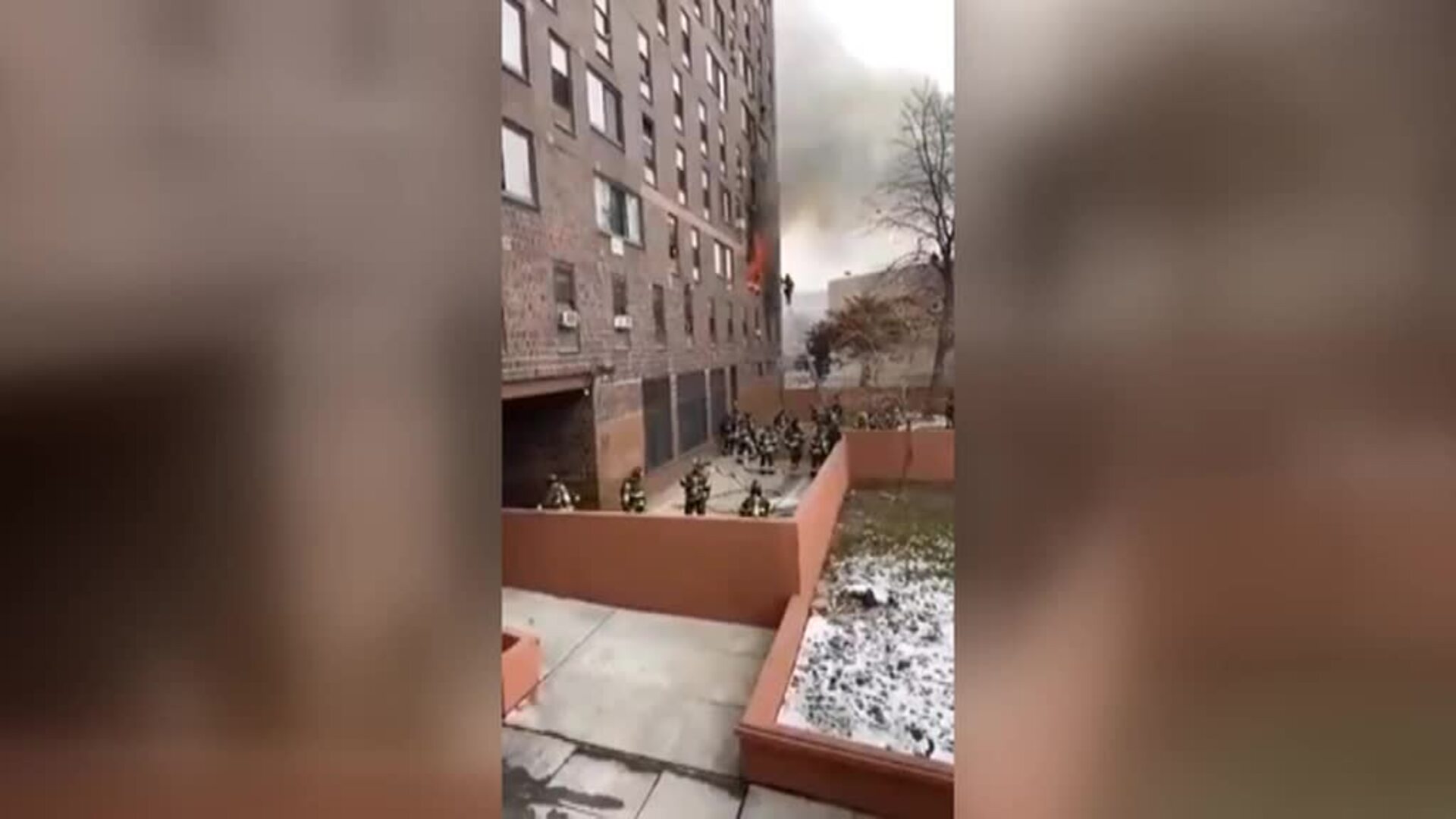 Al menos 19 muertos en un incendio en un edificio de apartamentos en el Bronx de Nueva York