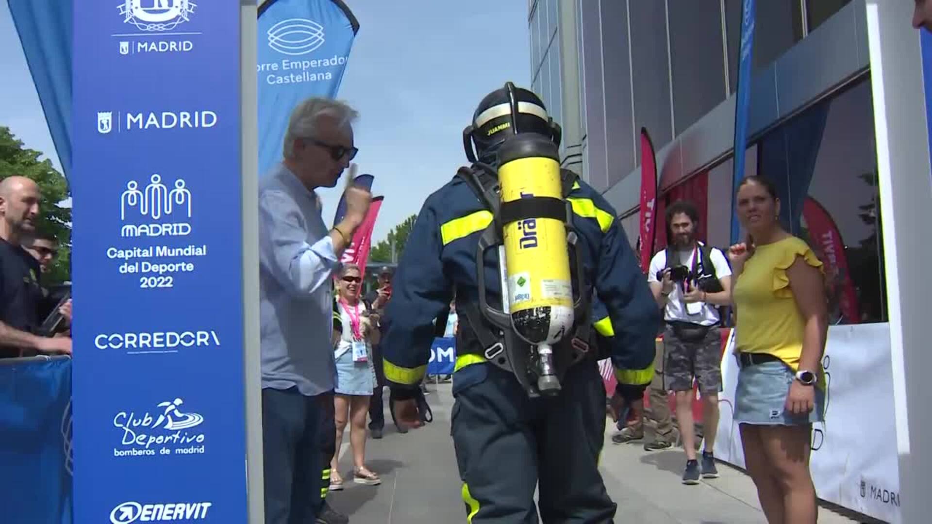 VI Carrera Vertical de Bomberos del Ayuntamiento de Madrid en la Torre Emperador Castellana