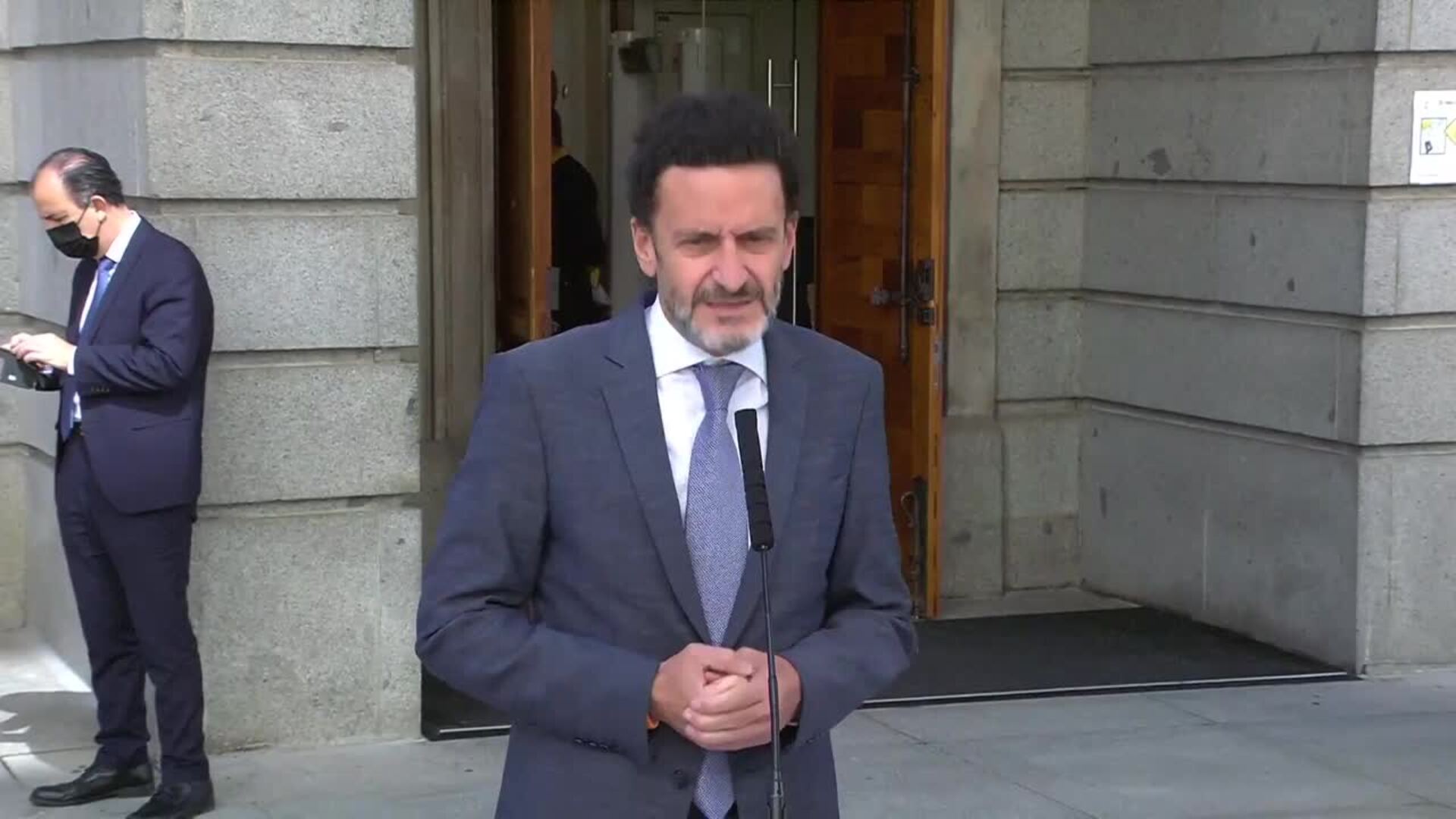 Cs apoyaría una moción de censura y el PP responde que los números &quot;no dan&quot;
