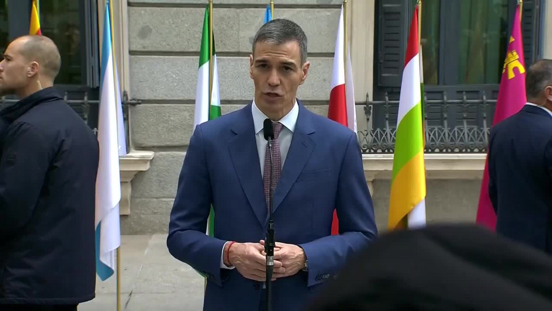 Sánchez defiende proteger salud pública recogida en la Constitución ante "privatización" del PP