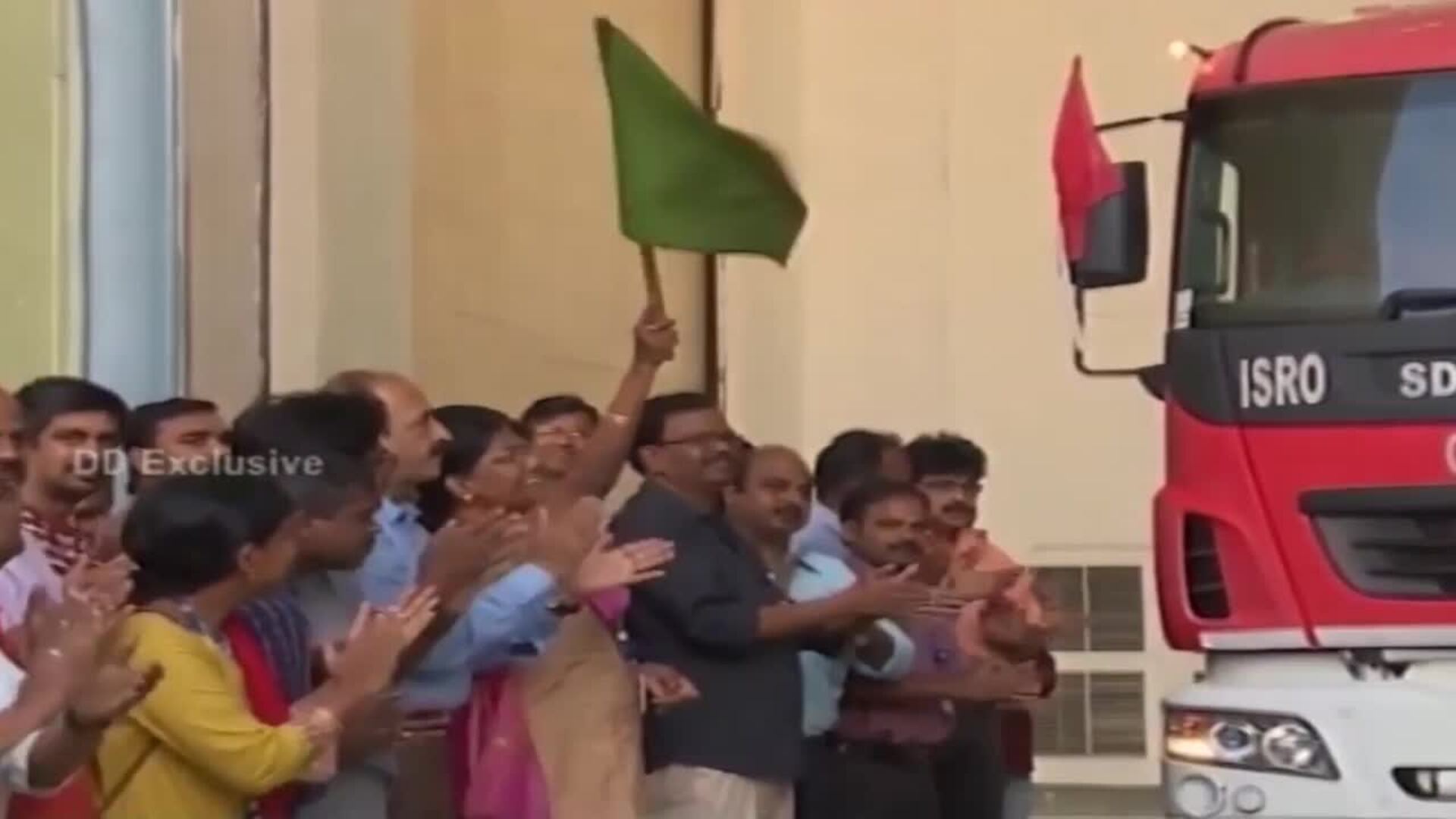 India lanza con éxito su primera misión rover lunar Chandrayaan-2