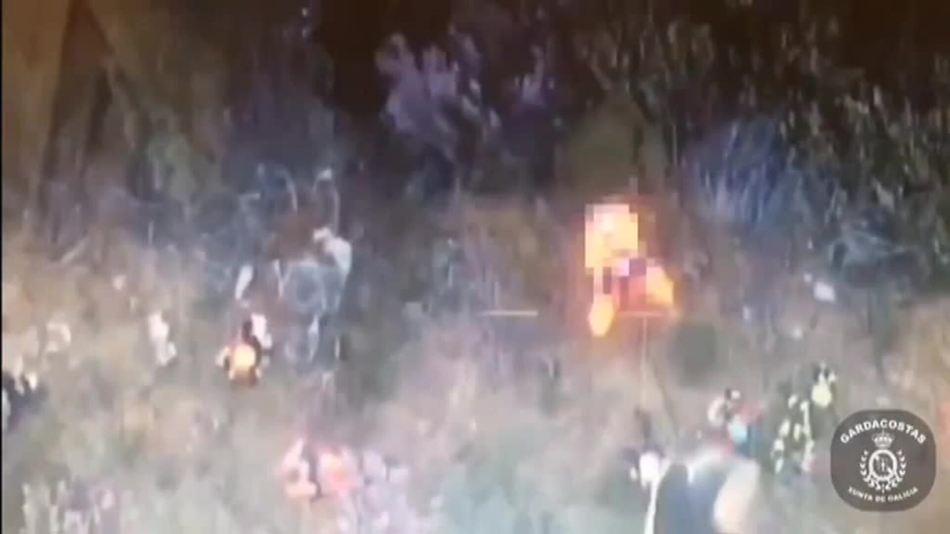 Un helicóptero rescata a una mujer en los montes de Orense