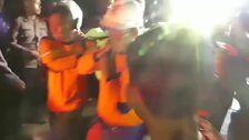 Mueren al menos ocho niños arrastrados por una riada en la isla de Java (Indonesia)