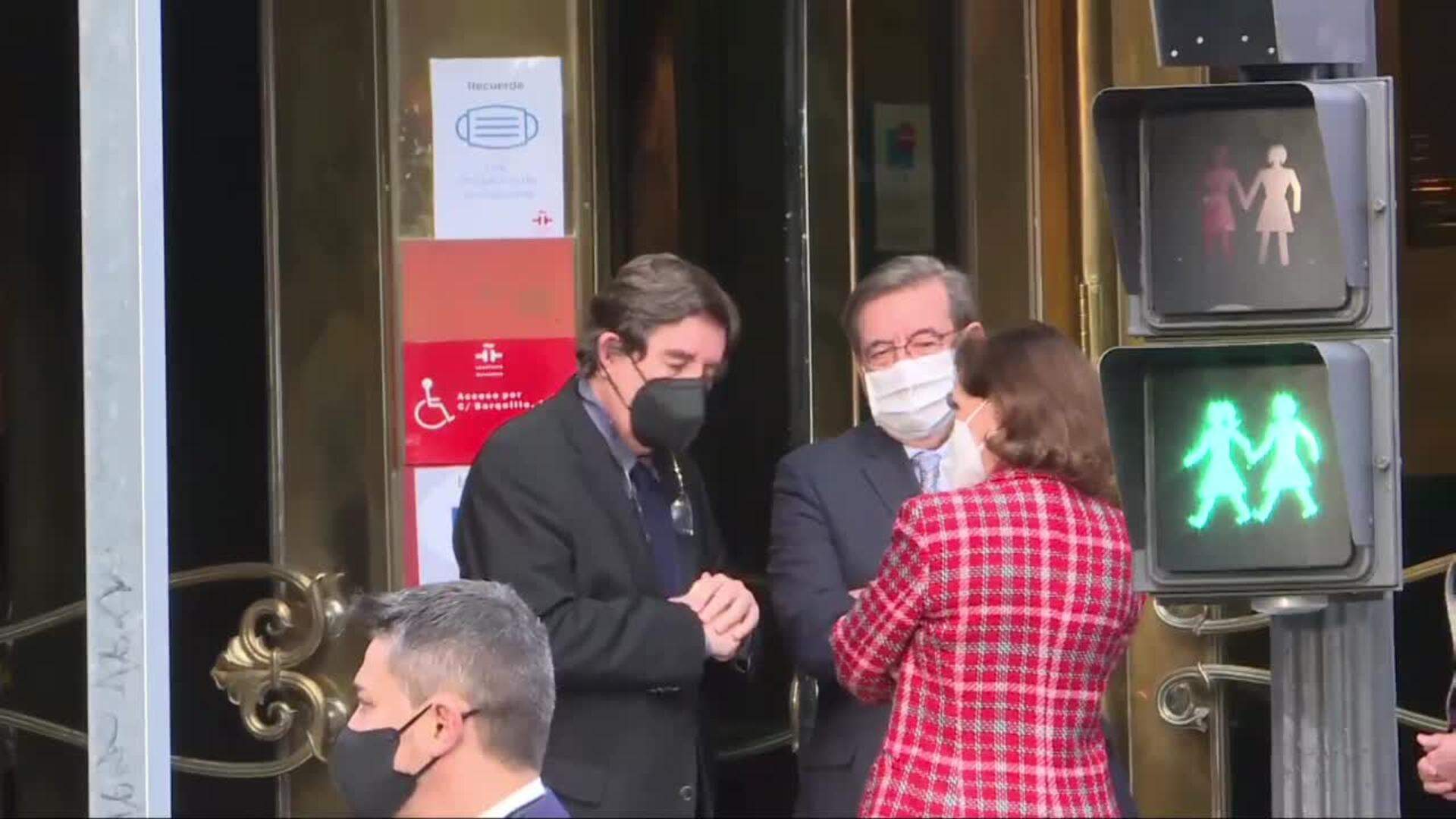 Sánchez y Calvo llegan a las jornadas &#039;Los retos de la democracia hoy&#039;