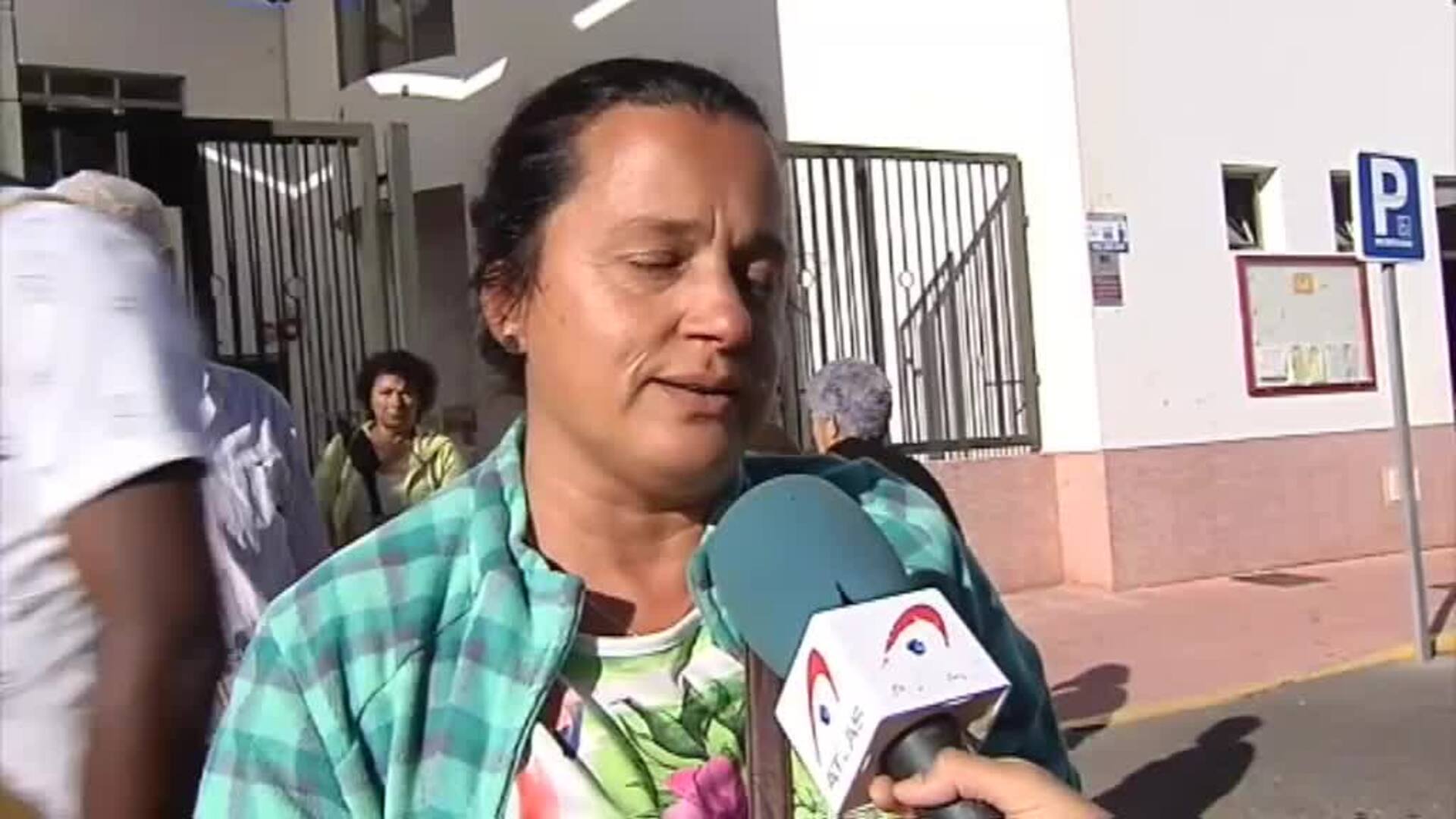 Un millar de desalojados tras el incendio que sigue devorando los montes de Gran Canaria