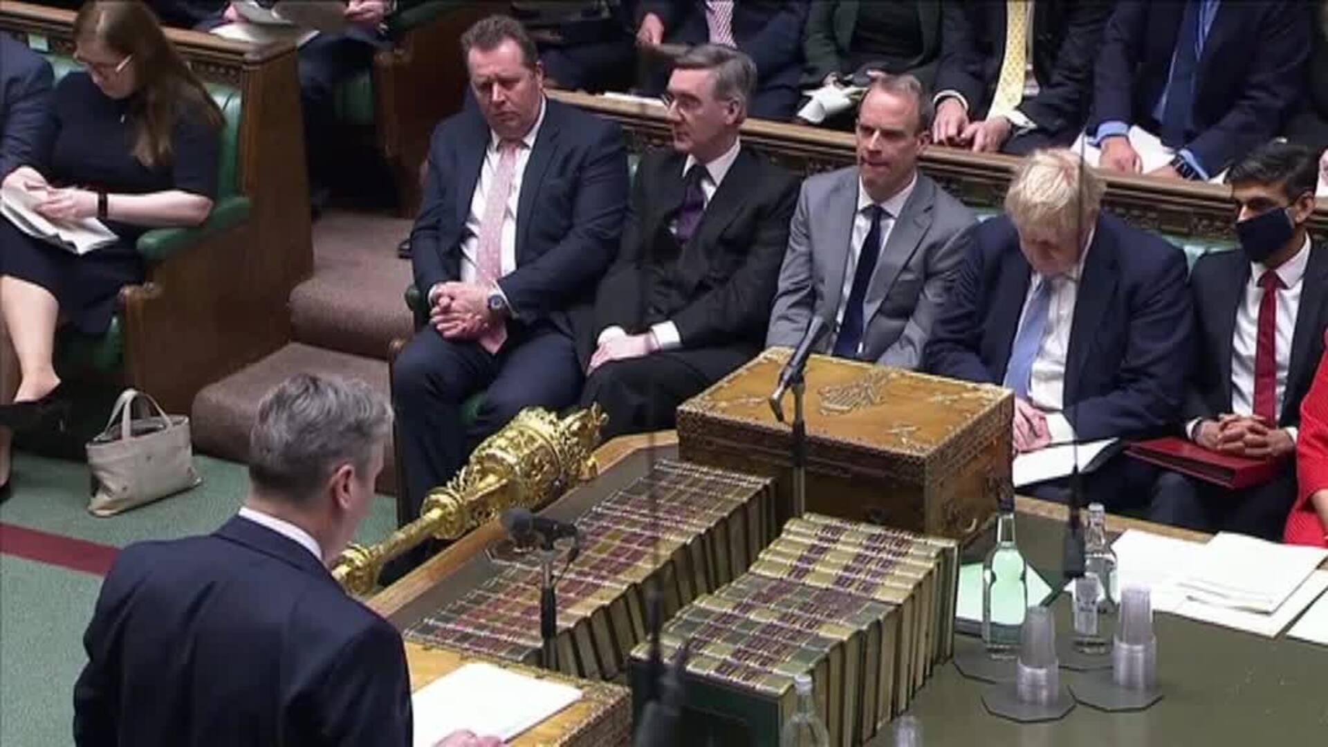 El informe definitivo sobre las fiestas del primer ministro británico es crítico y demoledor con los excesos