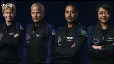 Tres astronautas de pago llegan a la Estación Espacial Internacional