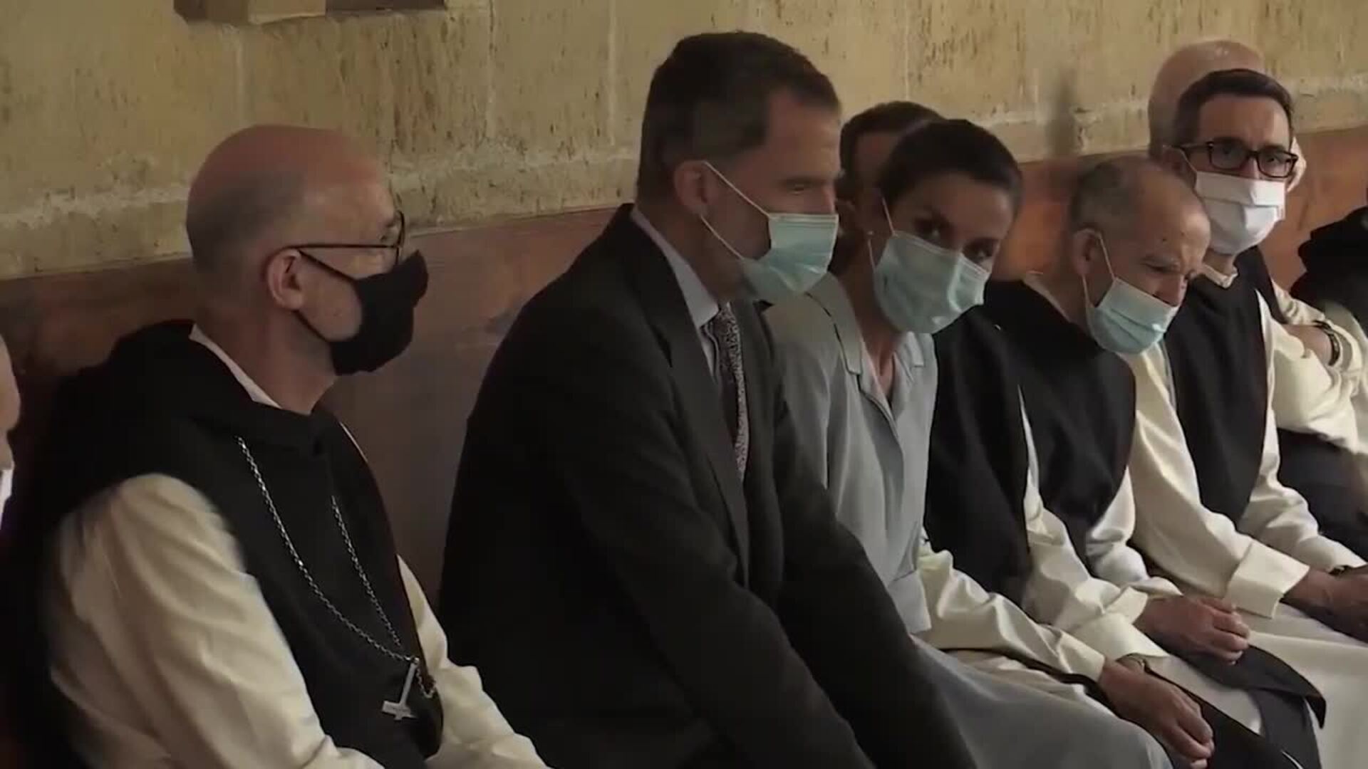 Letizia luce en Cataluña un vestido camisero perfecto para el verano