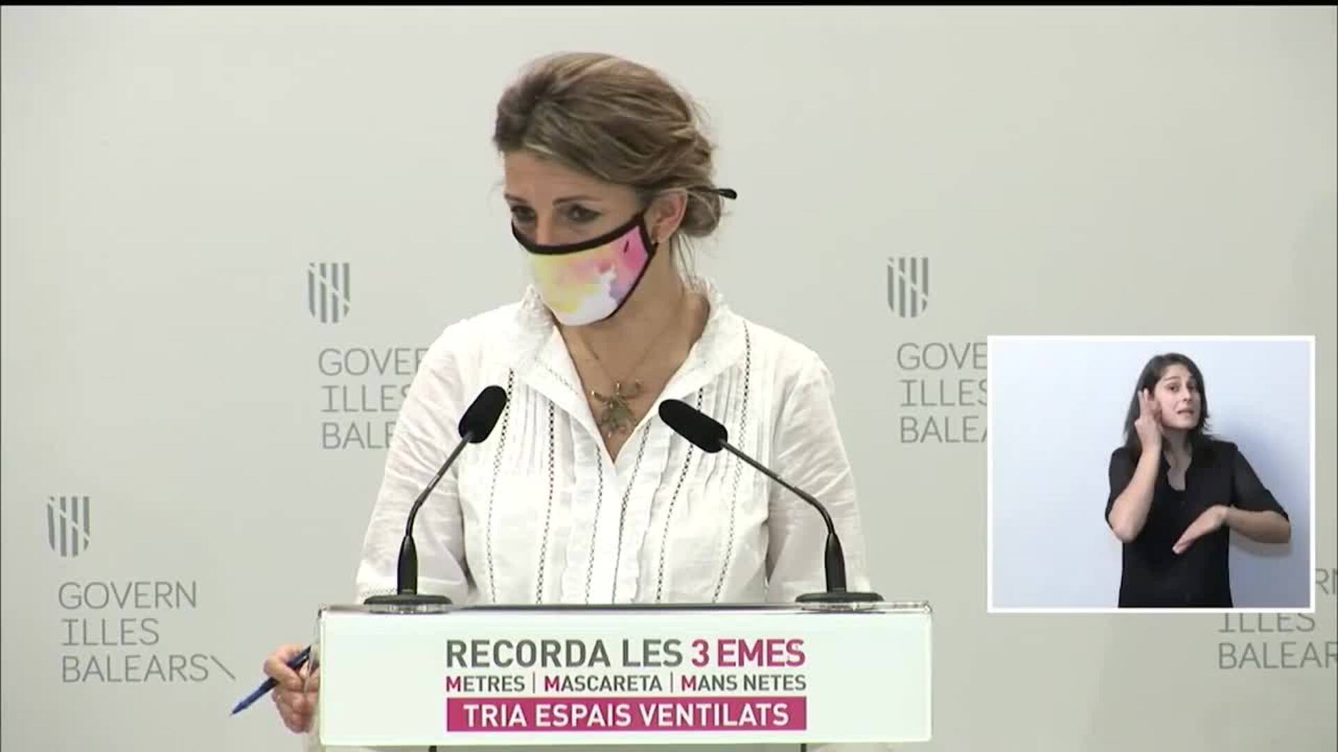 Díaz dice que &quot;nadie habla de congelar el SMI&quot;