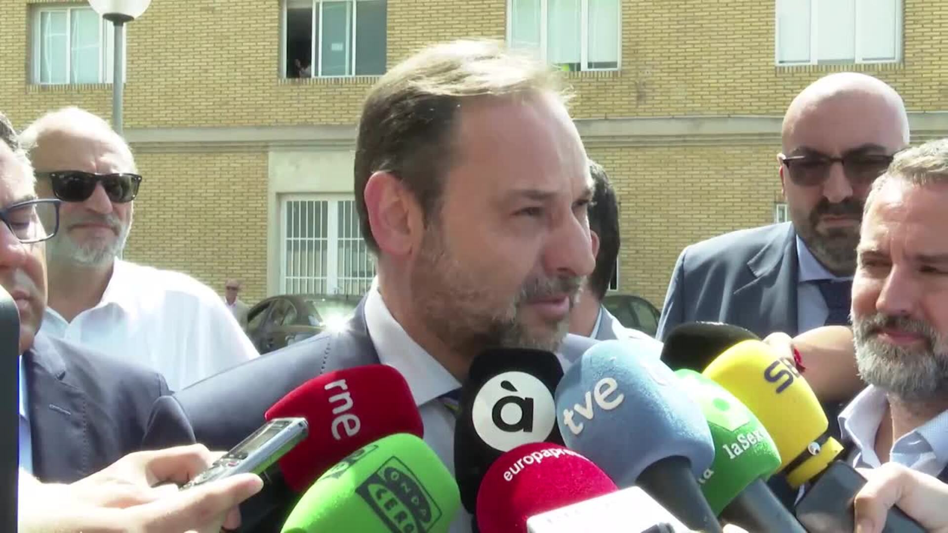 Ábalos no ve las palabras del Rey como una &quot;injerencia&quot;