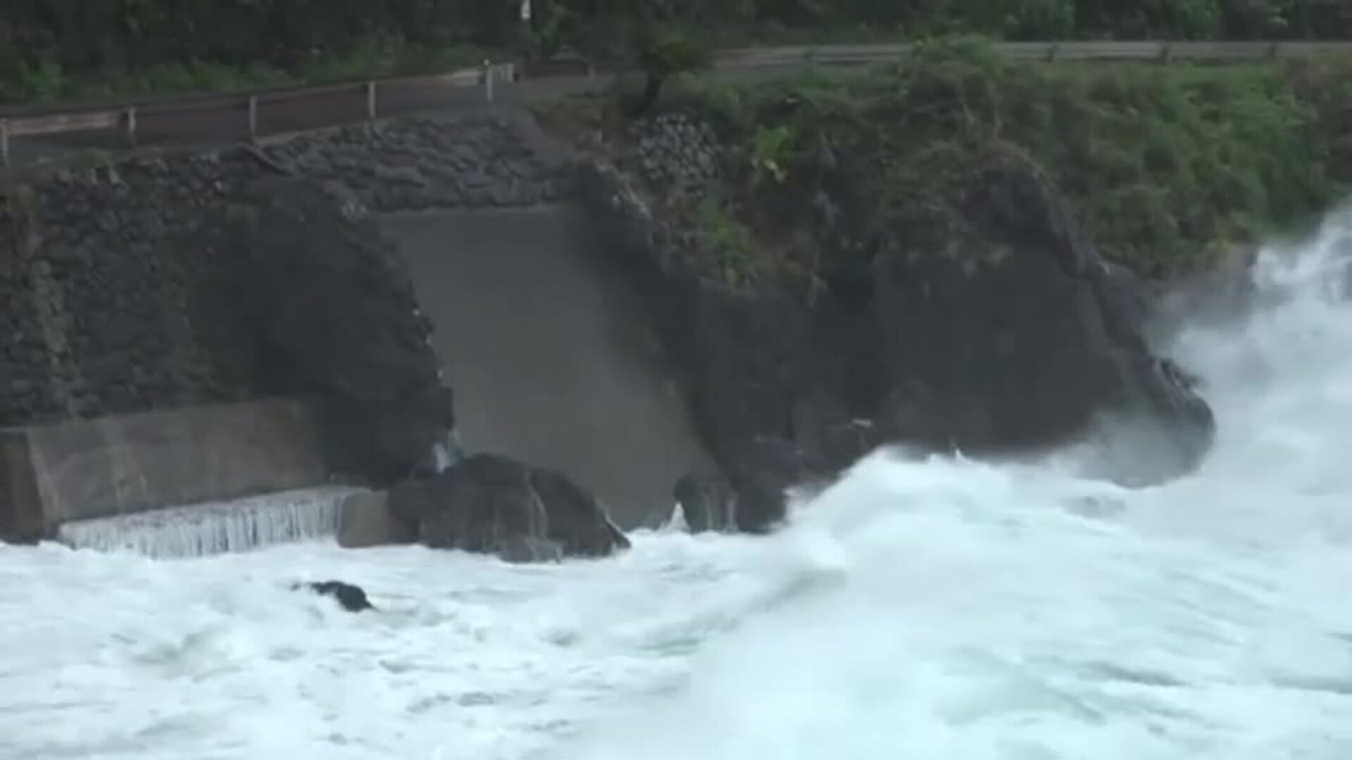 El tifón &#039;Haishen&#039; avanza con mucha fuerza hacia el sur de Japón