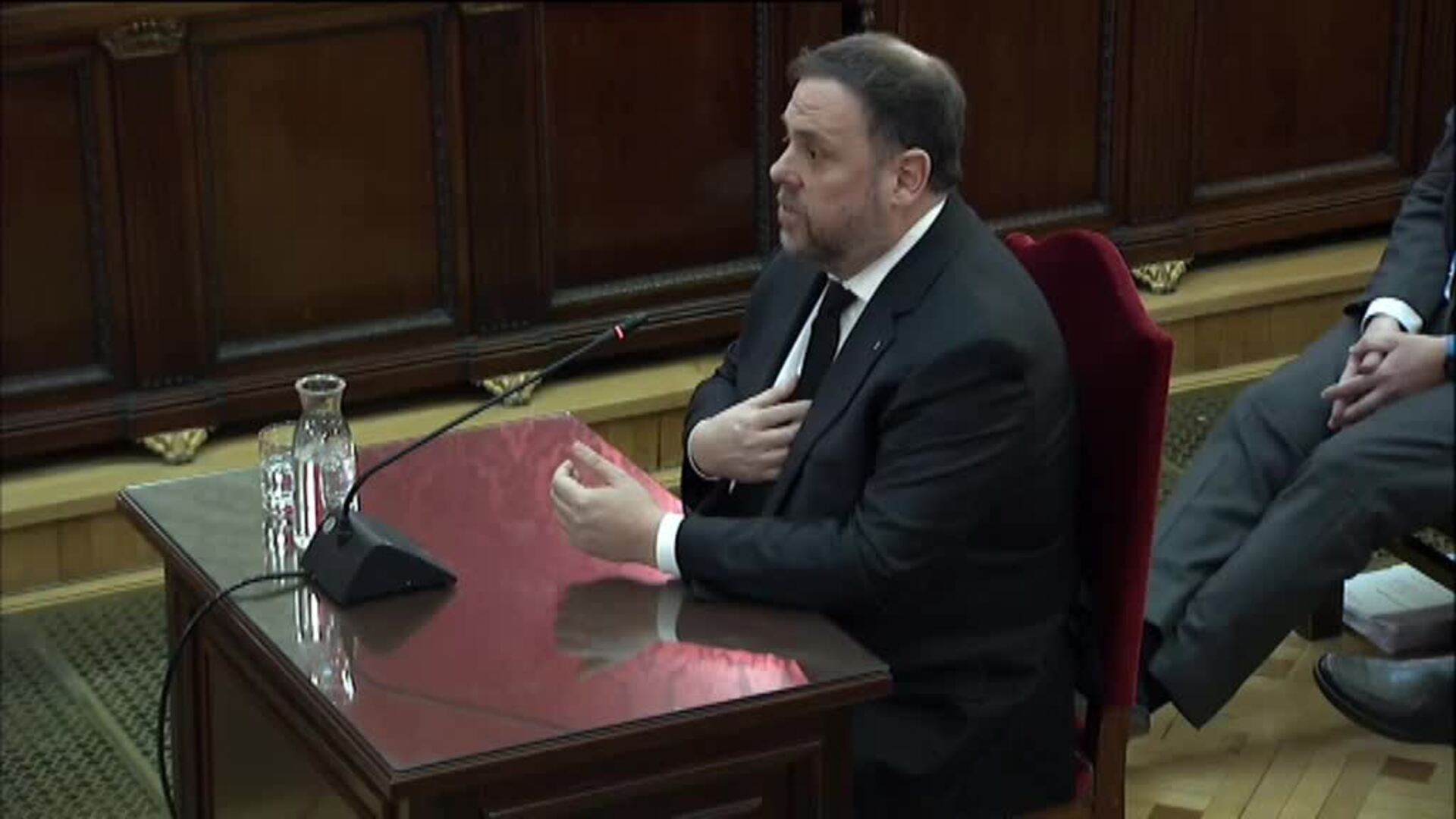 Sánchez felicita la Navidad a las tropas, a la espera de un acuerdo para su investidura