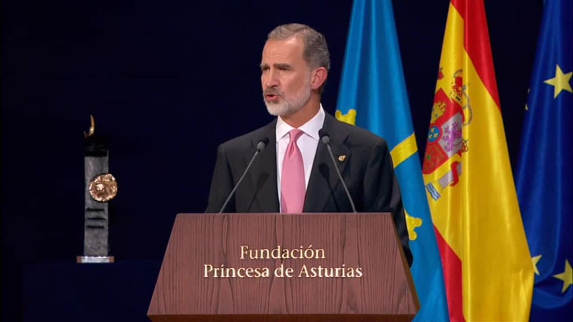Felipe VI&quot; La lealtad a nuestro país es un pilar básico de una sociedad capa de sopreponerse&quot;