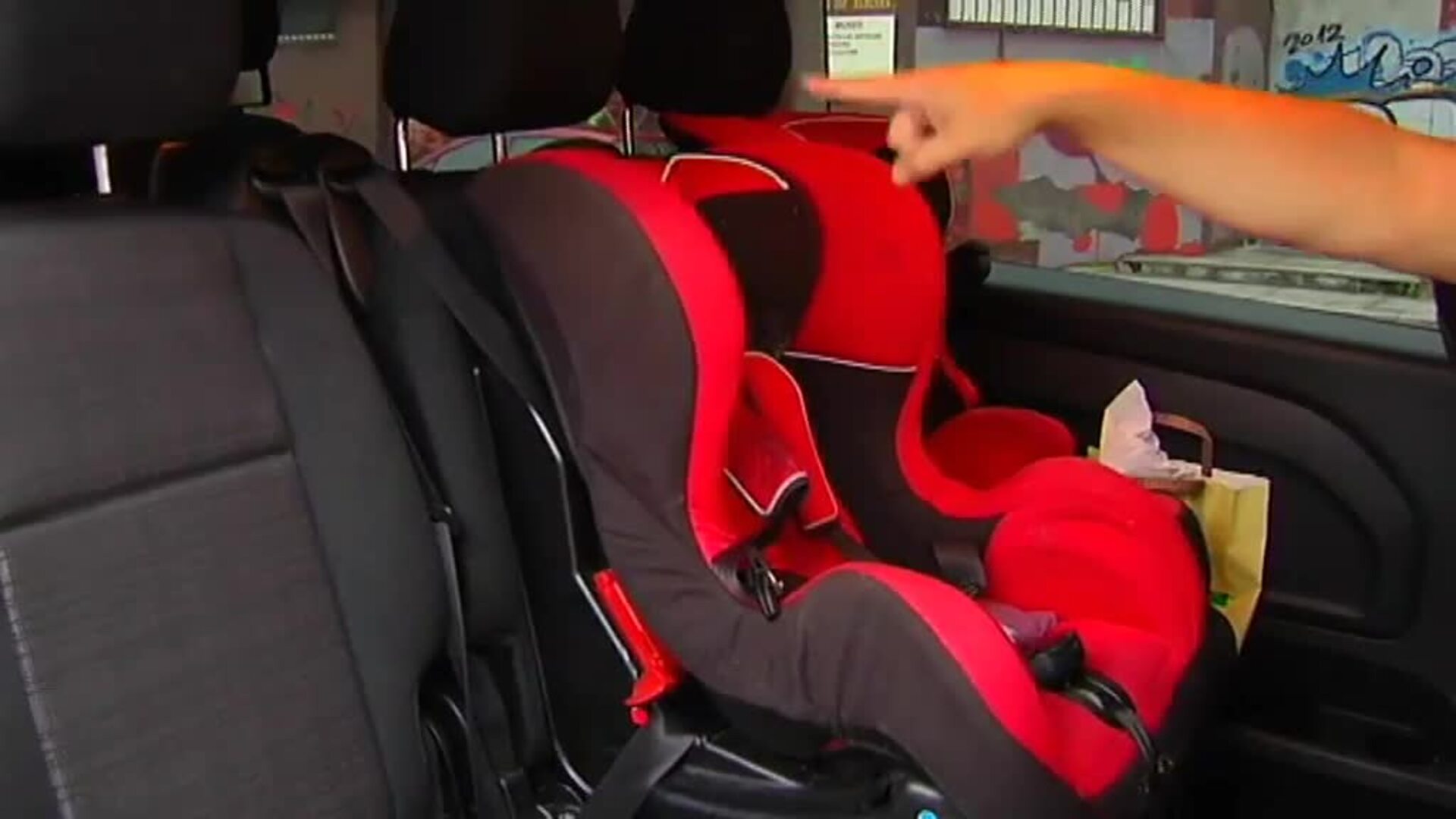 Multados casi 300 vehículos que no usaban retención infantil o llevaban a los niños sin una correcta sujeción